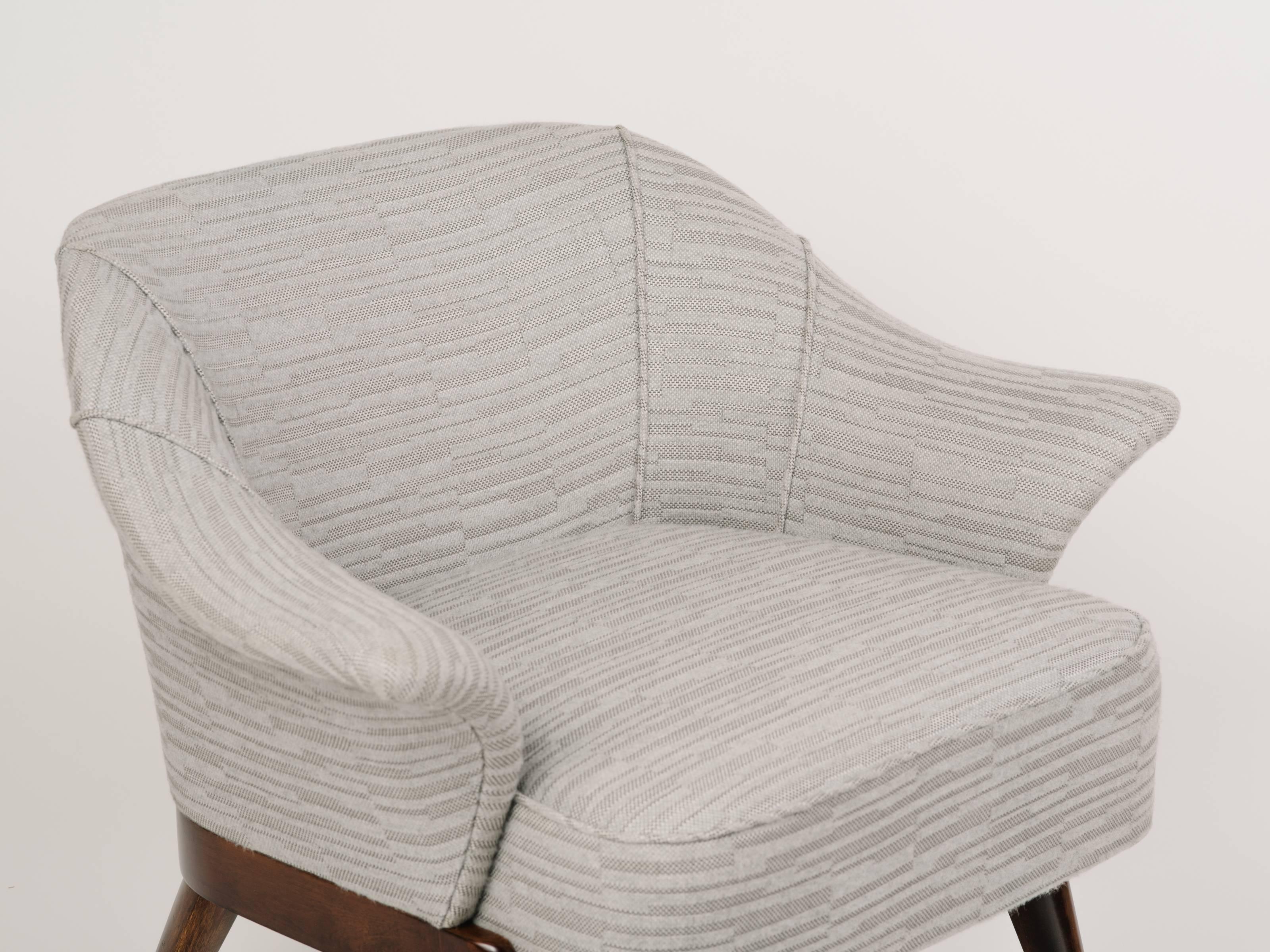 Upholstery 1940s Hollywood Swan Chair in Embossed Woven Wool and Dark Maple