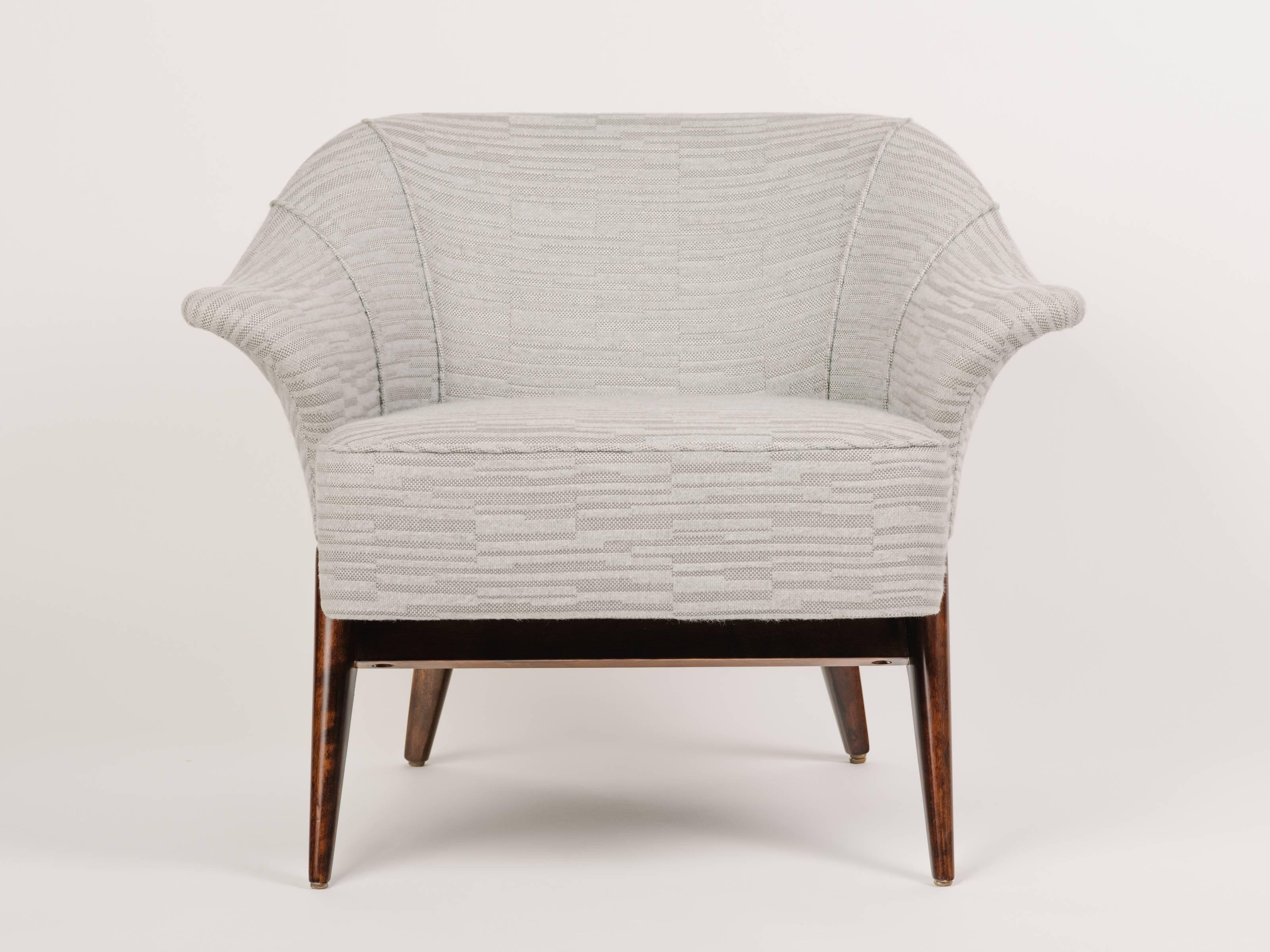 1940s Hollywood Swan Chair in Embossed Woven Wool and Dark Maple 2