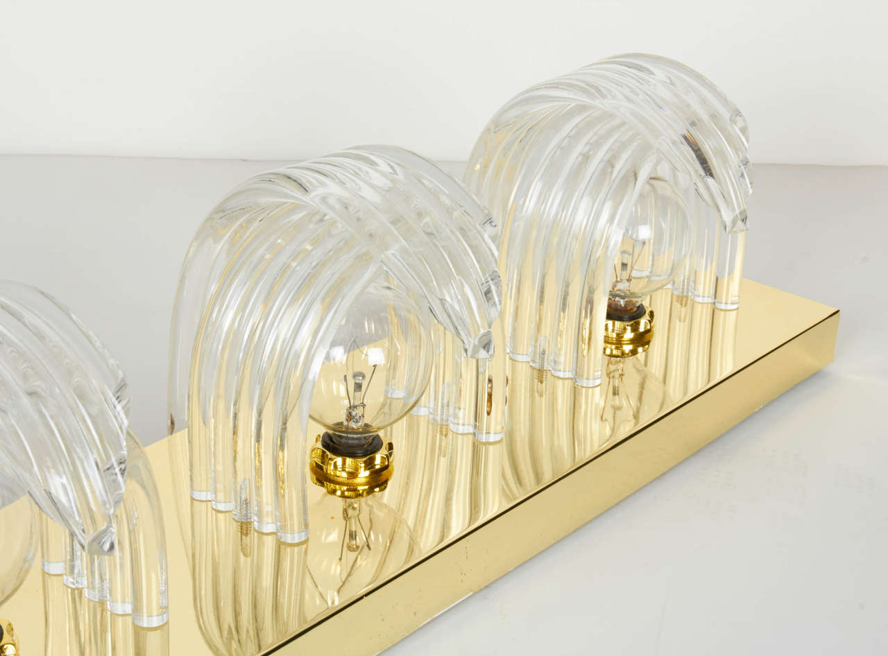 Hollywood Regency Sculptural Lucite and Brass Wall Light by Lightolier 2