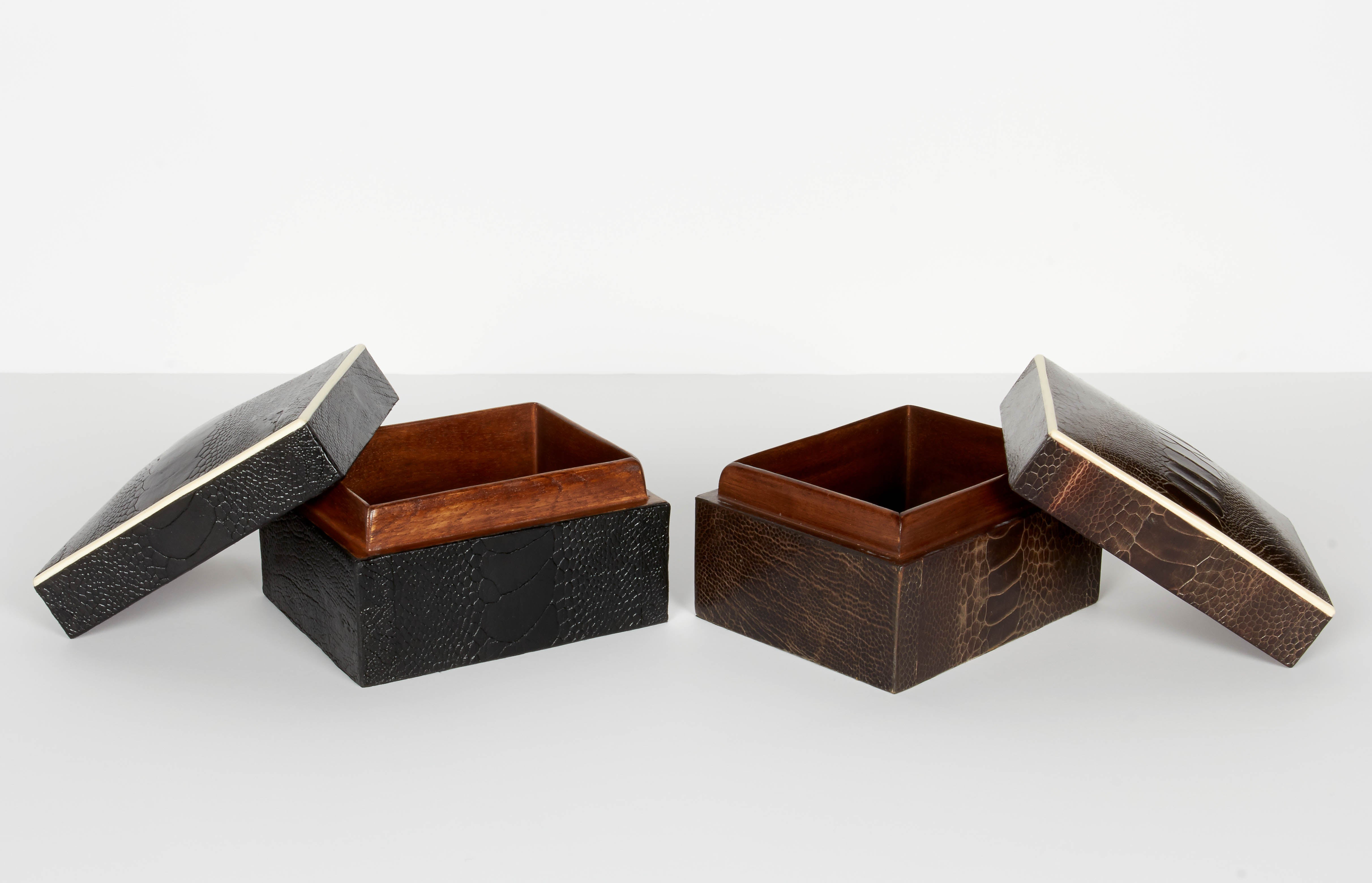 Pair of Exotic Ostrich Leather Decorative Boxes with Bone Inlay ‘Black/Espresso’ In Excellent Condition In Fort Lauderdale, FL