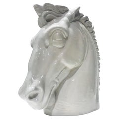 Vaso e scultura con testa di cavallo in ceramica Art Déco con smalto bianco