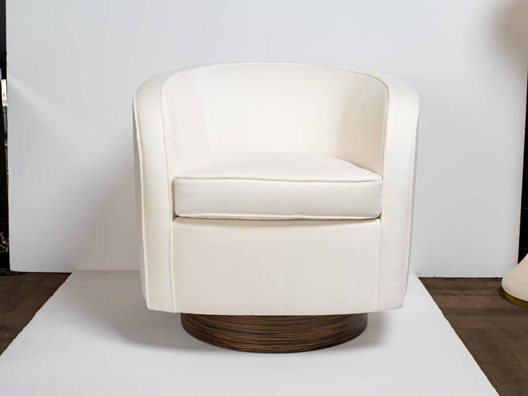 Pair of Luxe Swivel Lounge Chairs by Milo Baughman at 1stDibs