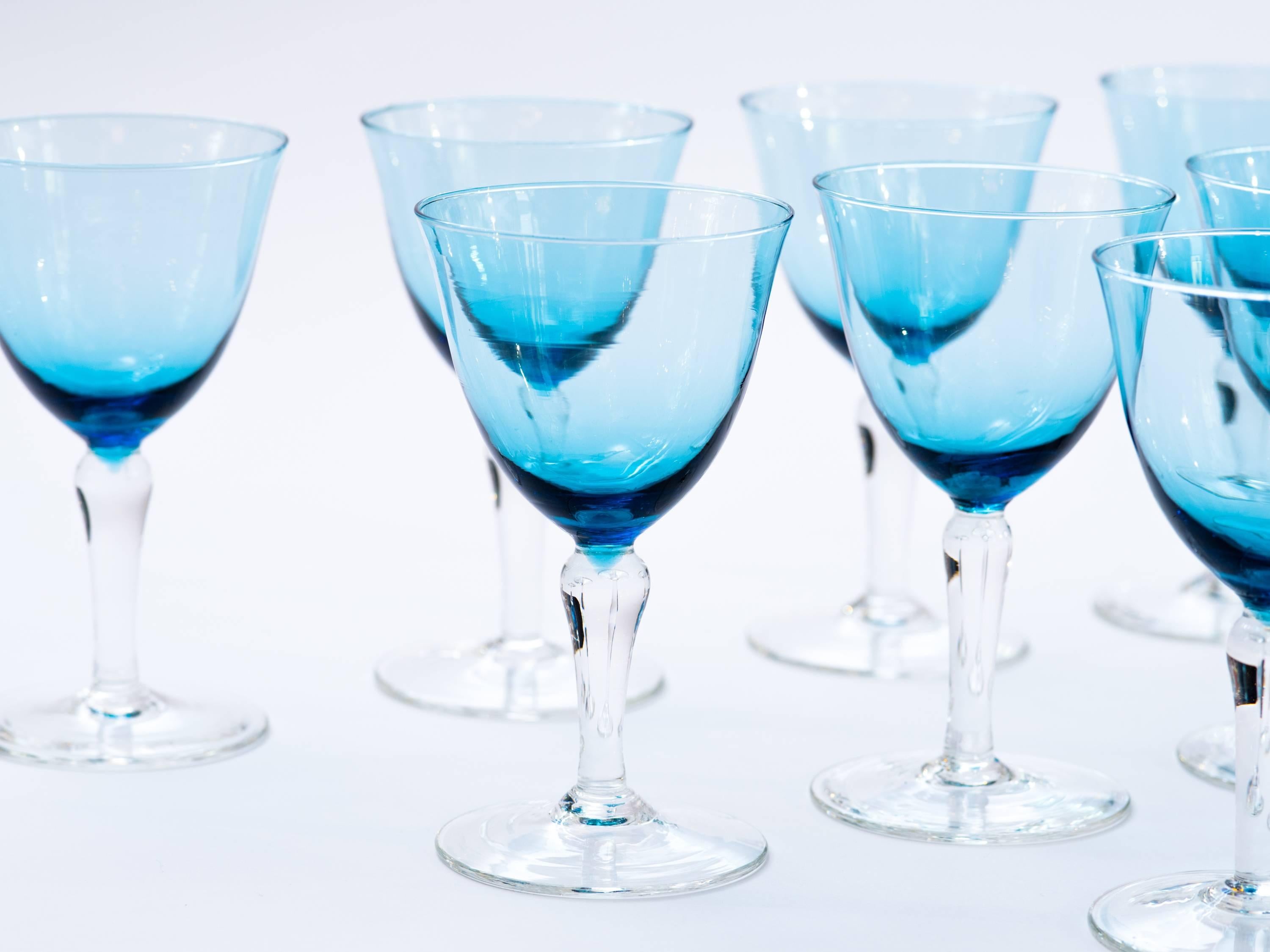 Mid-Century Modern Set of Eight Vintage Wine Glasses in Aquamarine