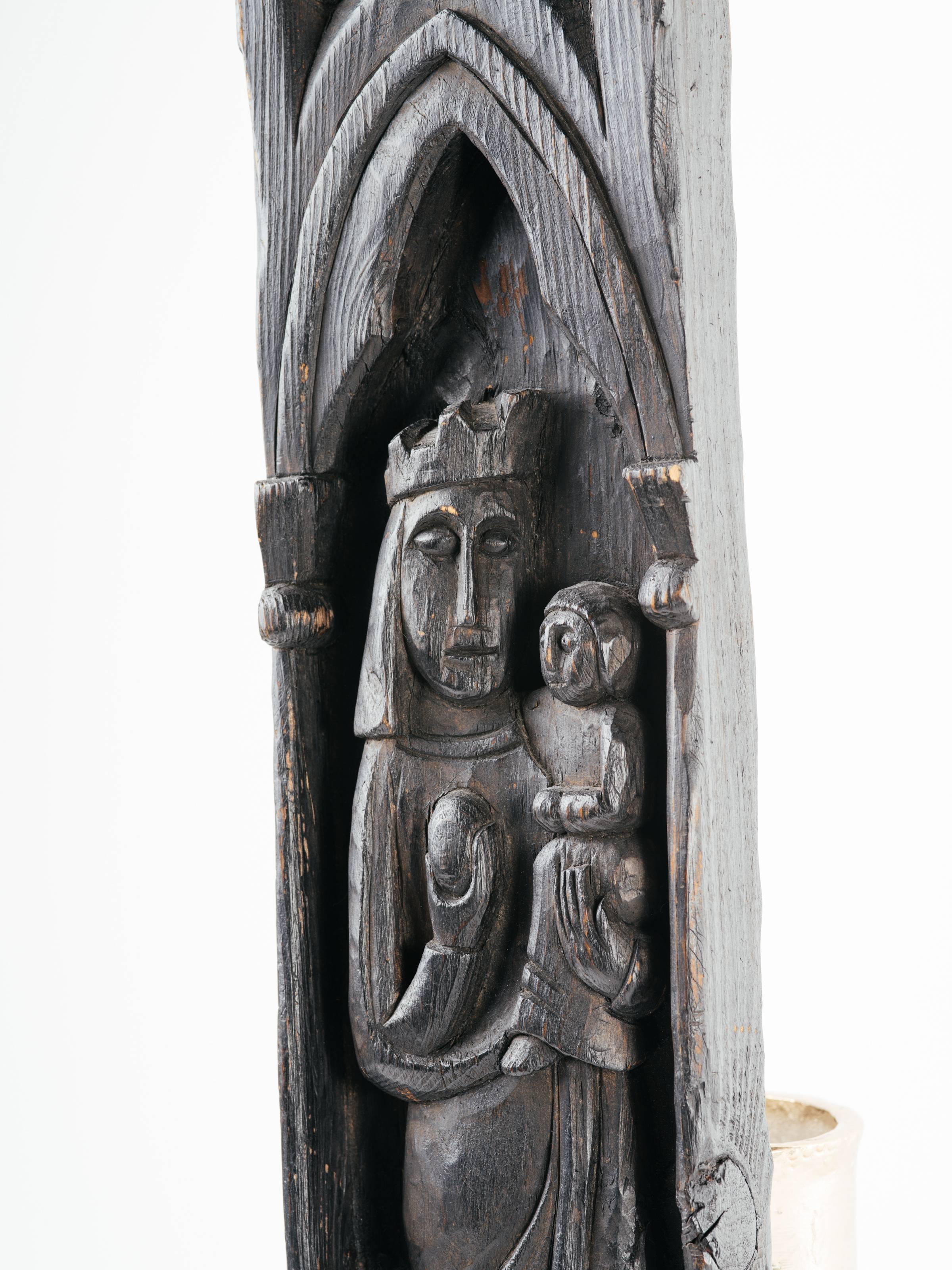 English Victorian Monolith Wood Carving of Madonna and Child, Early 20th C. 