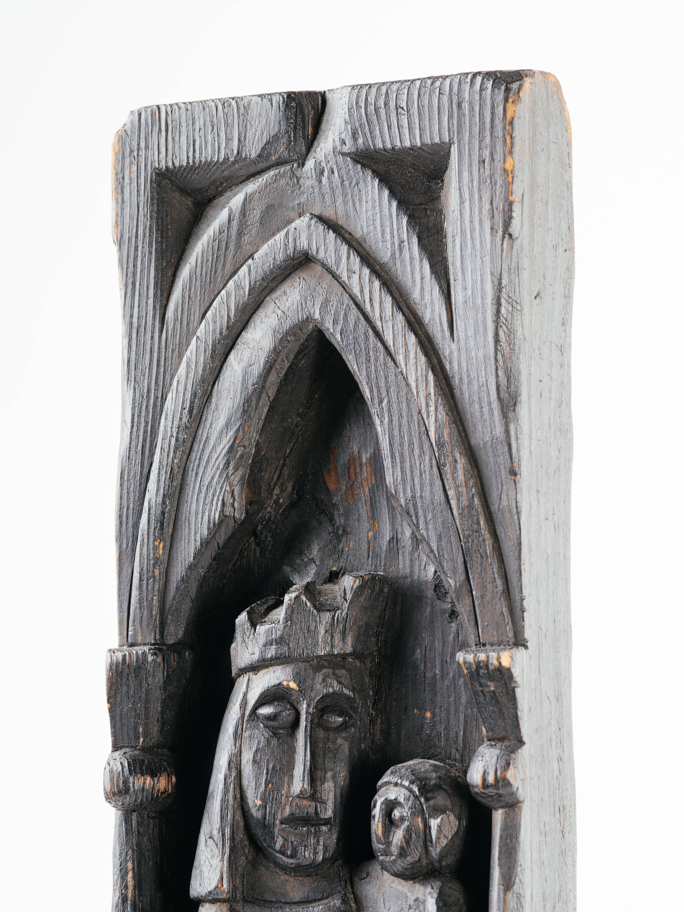 Hand-Carved Victorian Monolith Wood Carving of Madonna and Child, Early 20th C. 