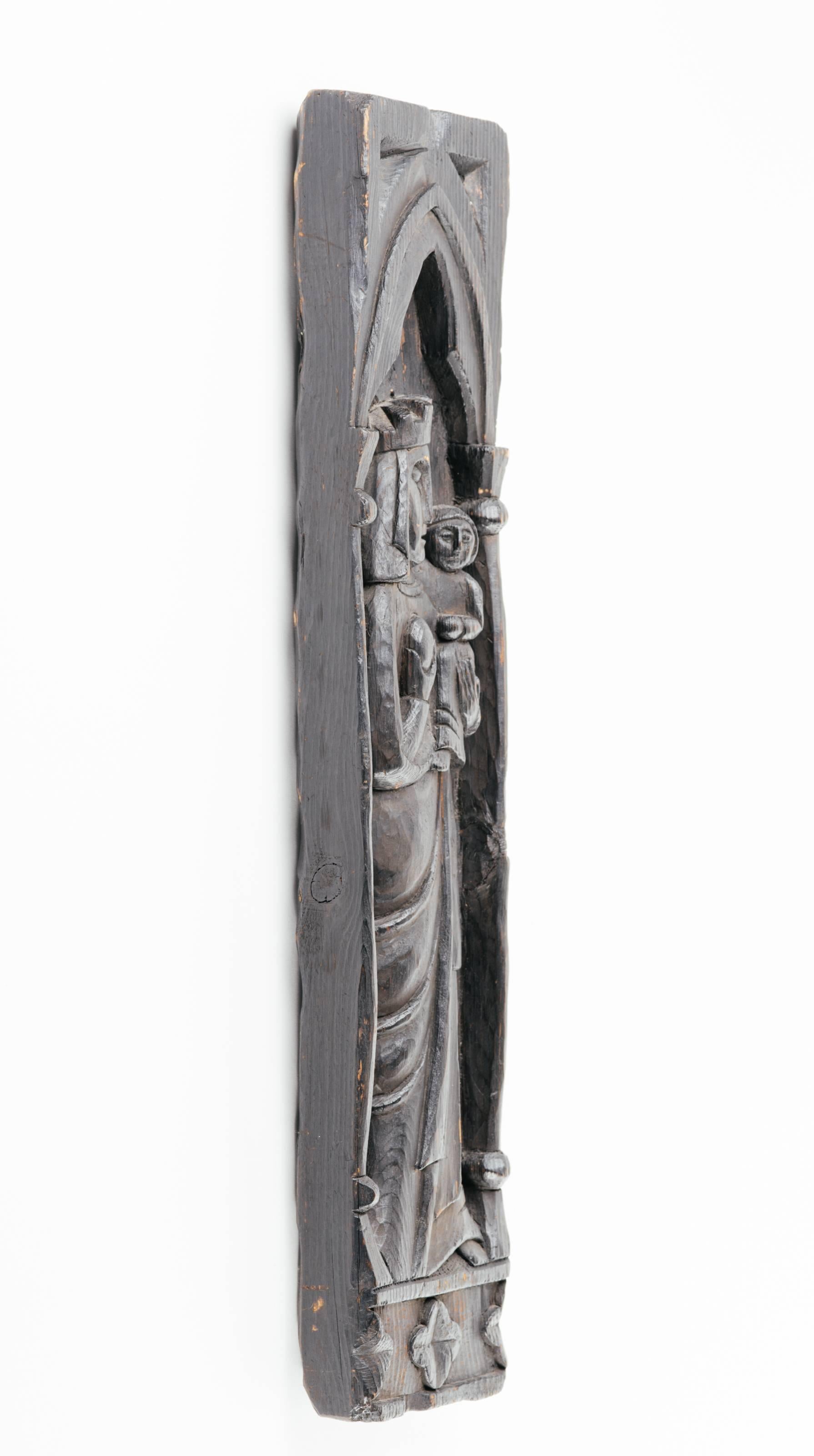 Early 20th Century Victorian Monolith Wood Carving of Madonna and Child, Early 20th C. 
