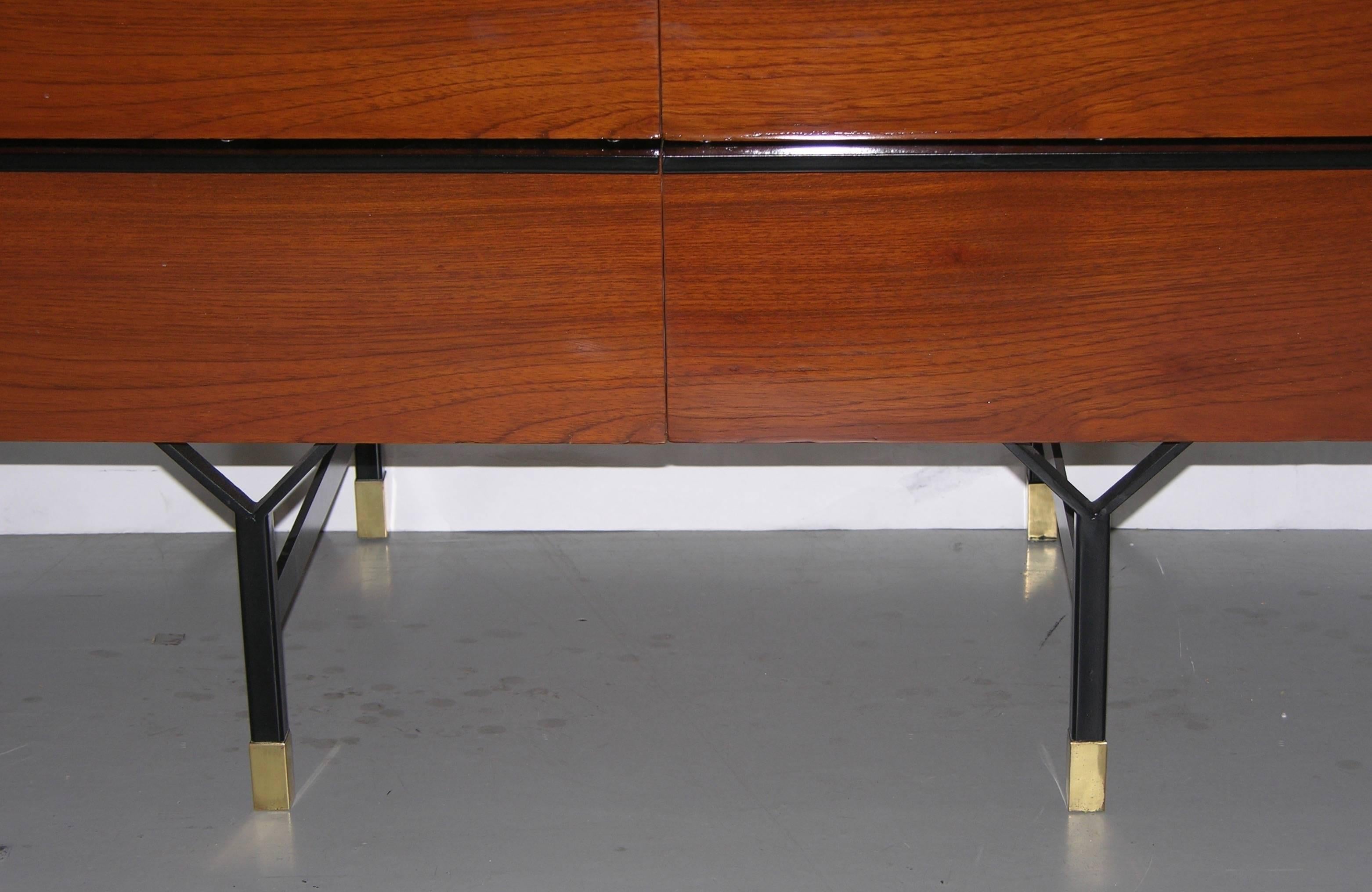 Mid-Century Modern 1960s Modern Italian Wood Chest with Shelf on Brass & Black Lacquered Metal Legs For Sale