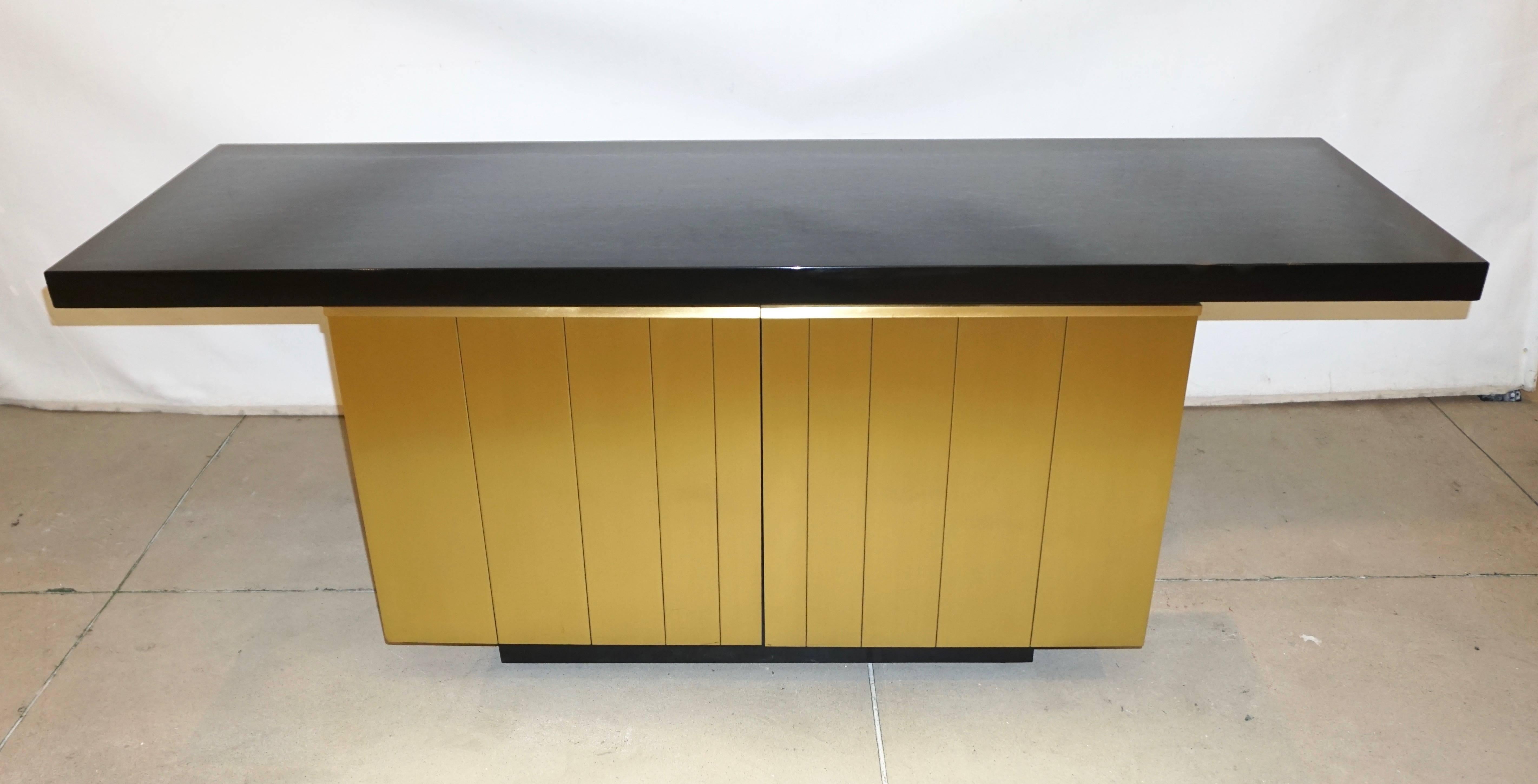 1970 Frigerio Vintage Italian Black & Brass Freestanding Sideboard / Console en vente 1