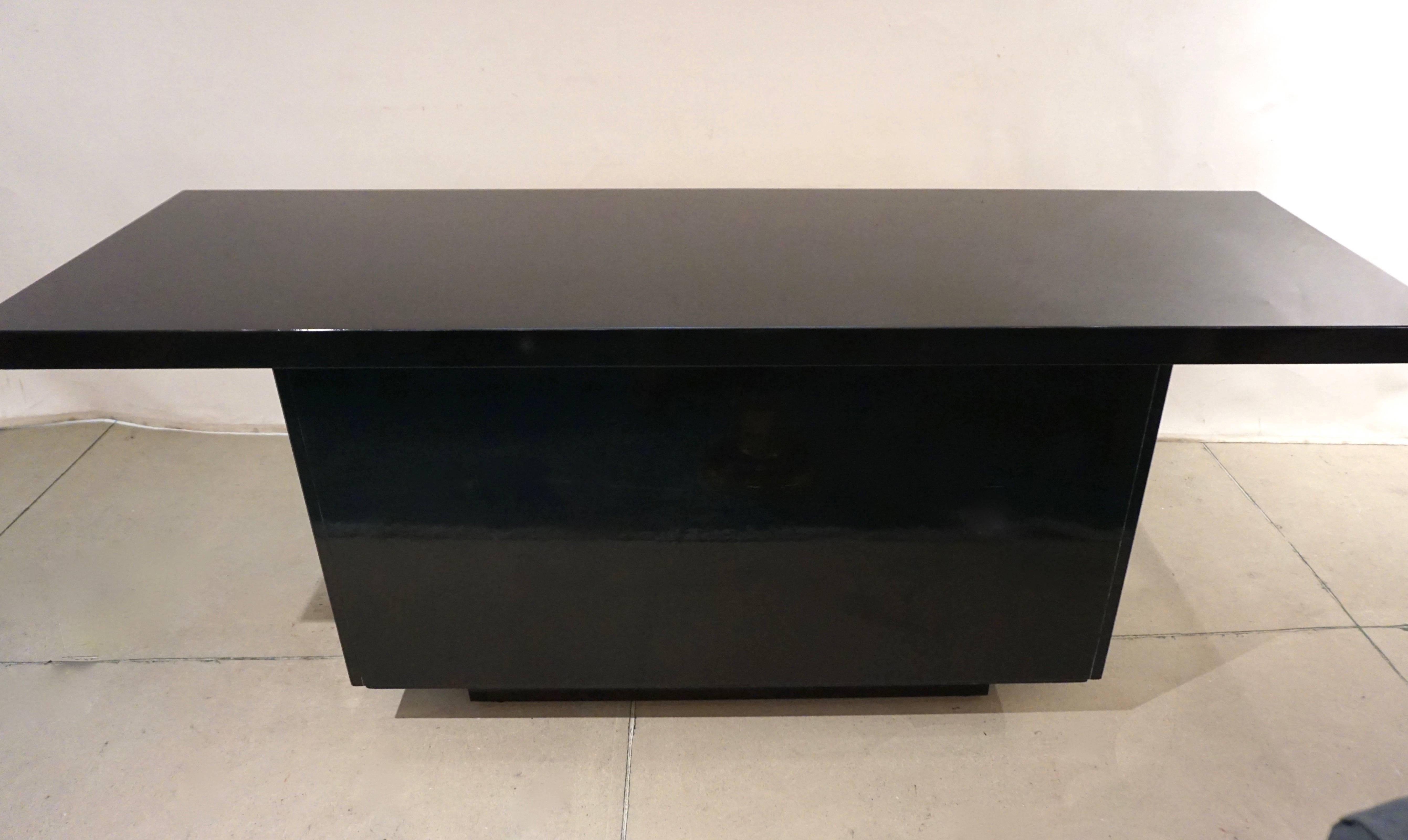 1970s Frigerio Vintage Italian Black & Brass Freestanding Sideboard / Console For Sale 1