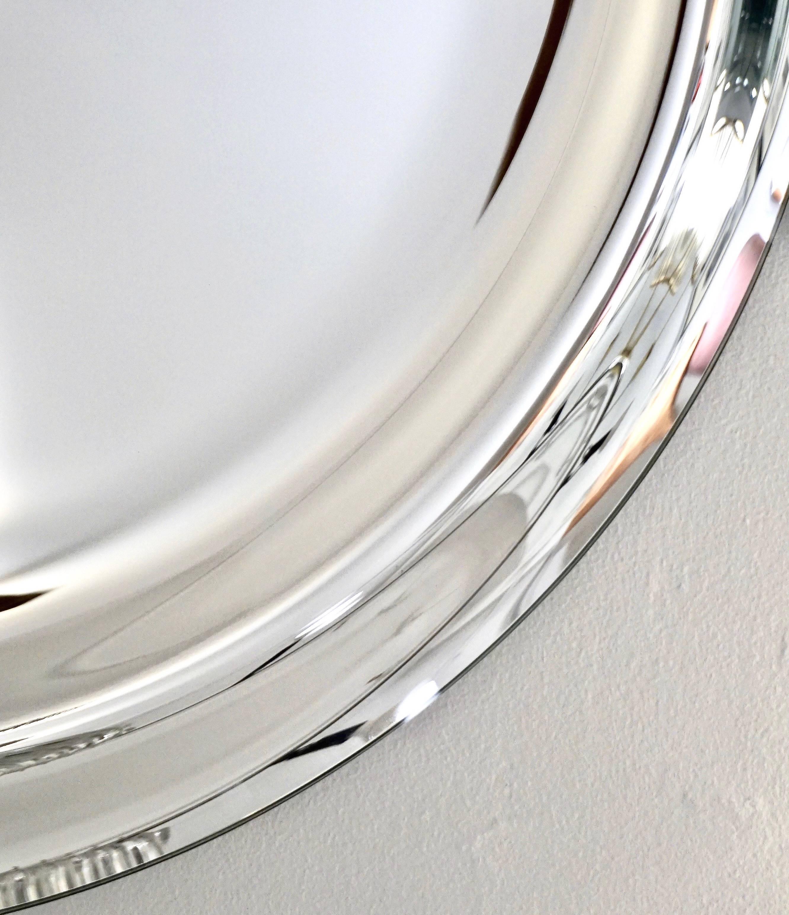 Hand-Crafted Contemporary Italian Minimalist Curved Silver Glass Round Mirror