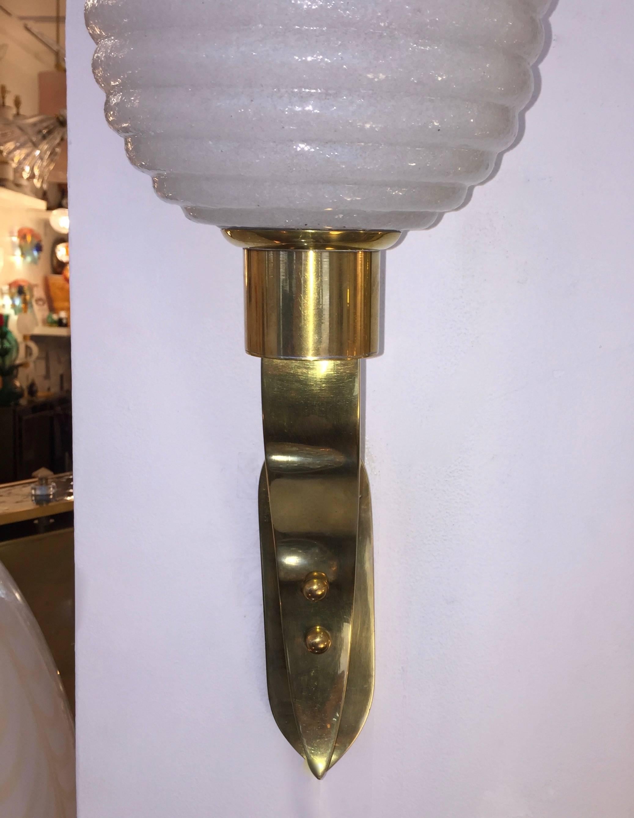 1960s Italian Pair of Art Deco Design Gold Brass and White Murano Glass Sconces For Sale 1