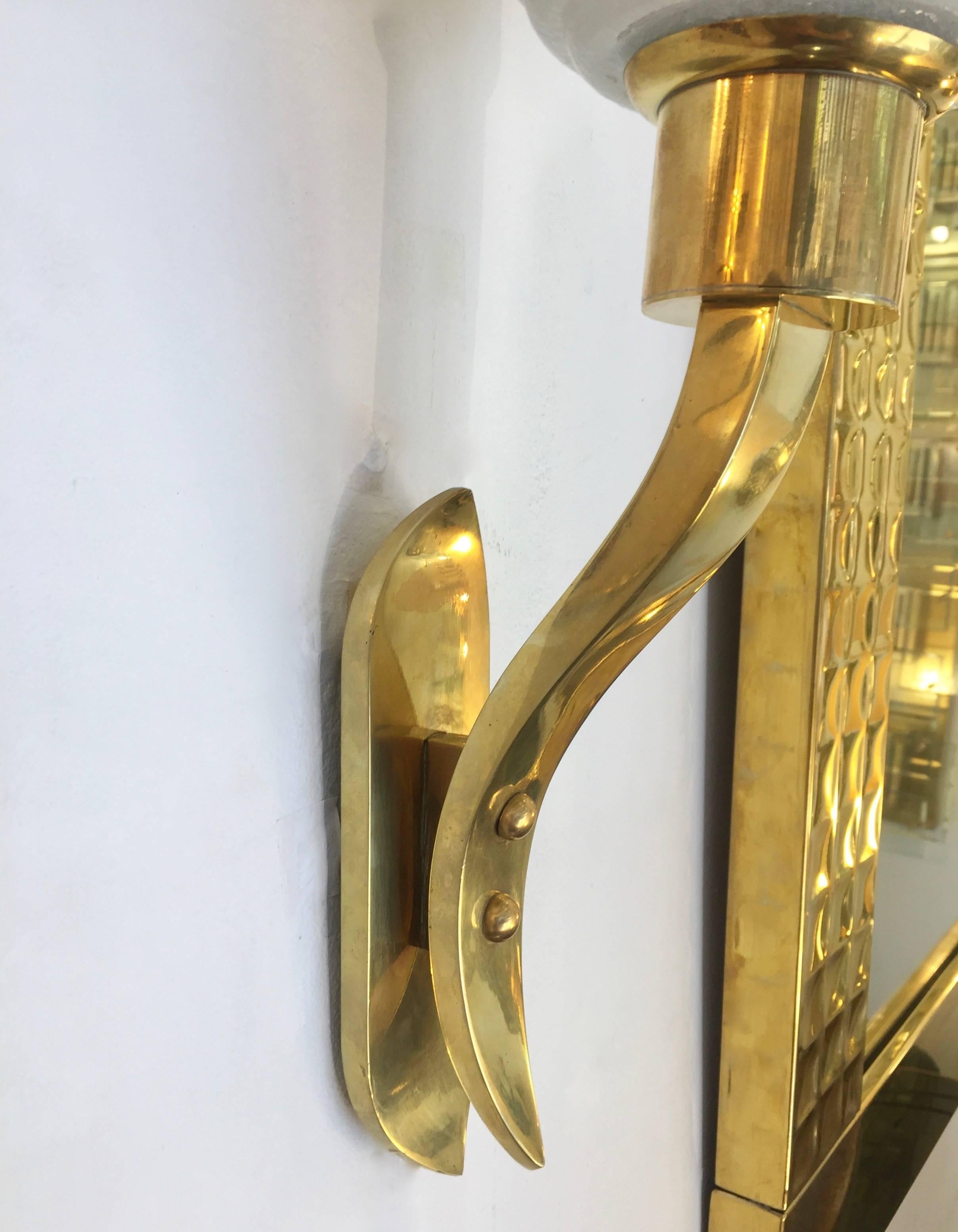 1960s Italian Pair of Art Deco Design Gold Brass and White Murano Glass Sconces For Sale 2