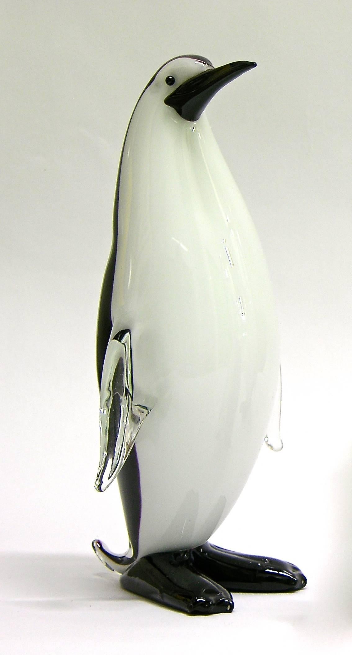 Hand-Crafted Formia 1990 Family of Three Murano Glass Penguins