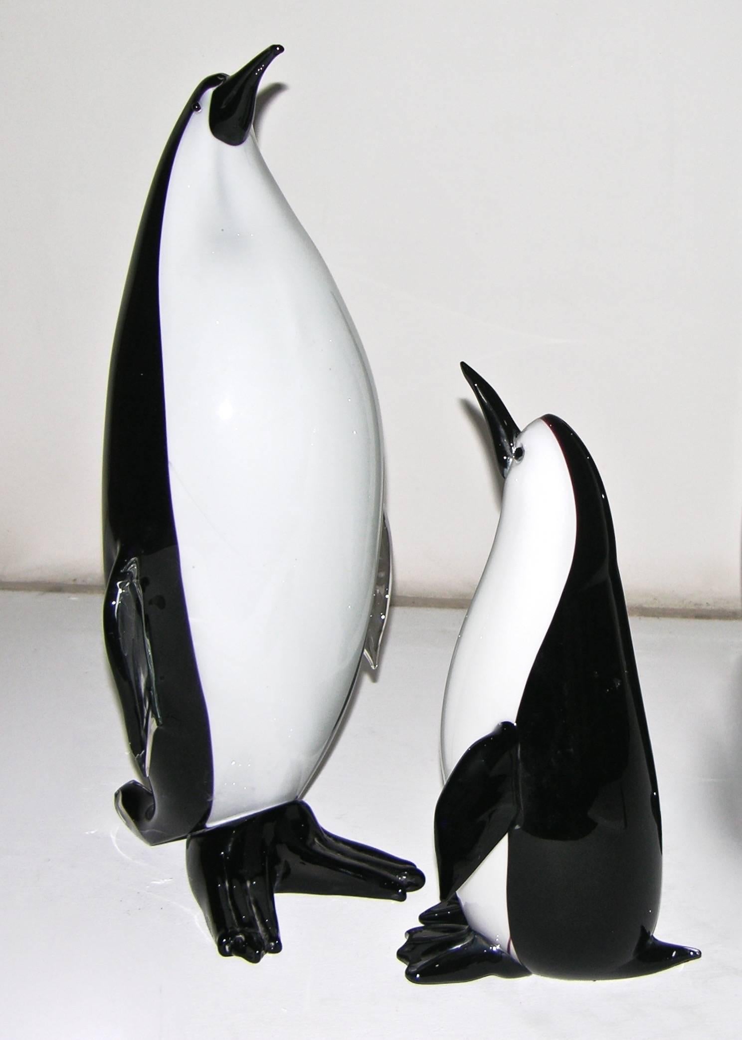 Formia 1990s Rare Large Size Set of Three Murano Glass Penguins In Excellent Condition In New York, NY