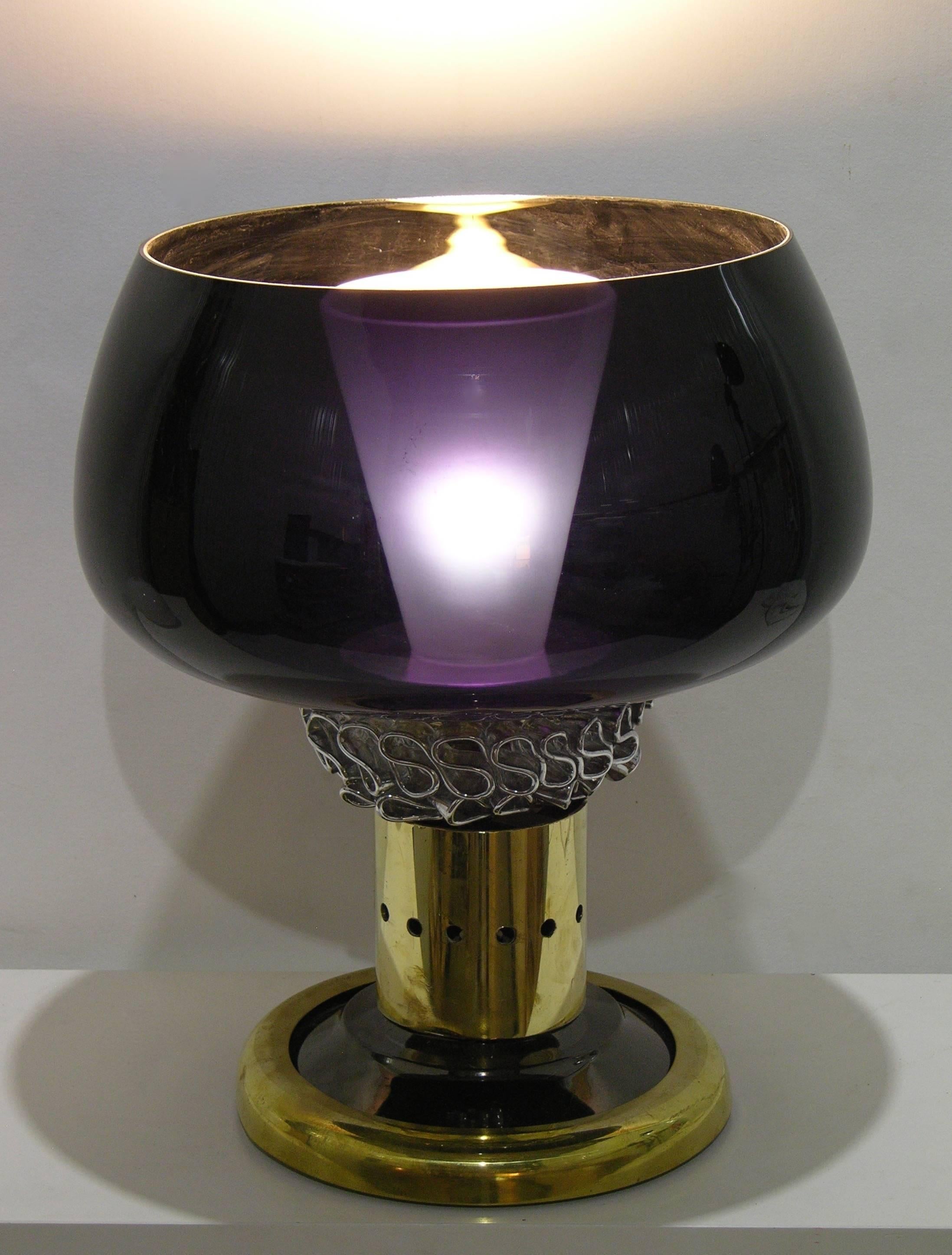 Elegant Italian vintage one-of-a-kind pair of custom made large lamps, Mid-Century Modern design, a highly sophisticated work of art attributed to Seguso Vetri d'Arte, the bowls are in blown opalescent deep violet / dark purple Murano glass of the