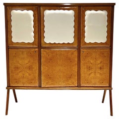 1950s Vintage Italiano Arce Burl Madera Gabinete Bar con paneles de cuero crema