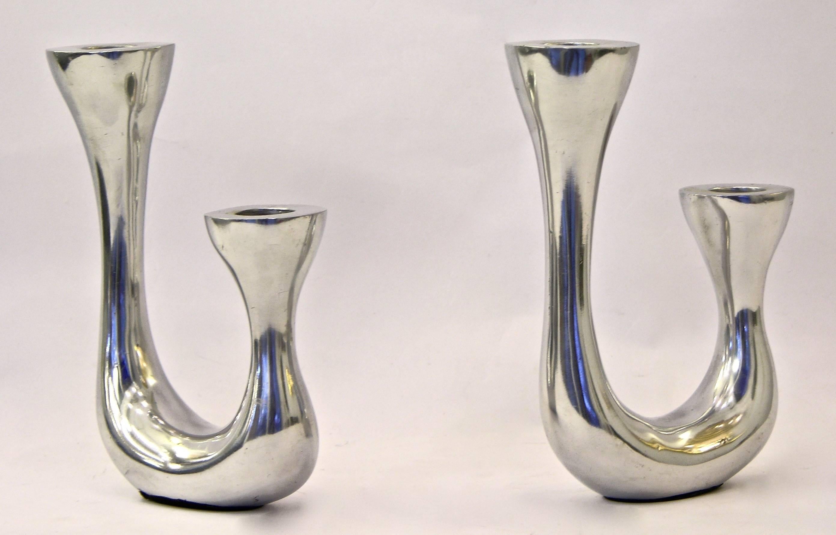 1970s Vintage Italian Pair of Polished Cast Aluminum Modern Candlesticks For Sale 2