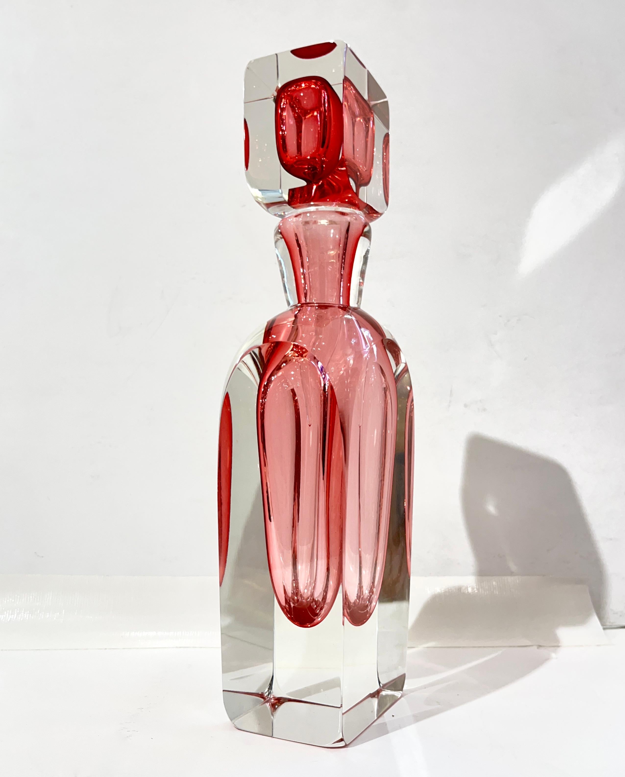 Set di 2 bottiglie alte in vetro di Murano in stile moderno italiano, fucsia, corallo, rosa e cristallo in vendita 8