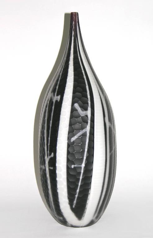Organic modern alberto dona 1980s italian modern purple black and white murano art glass vase for Organic modern alberto dona 1980s italian modern purple black and white murano art glass vase for