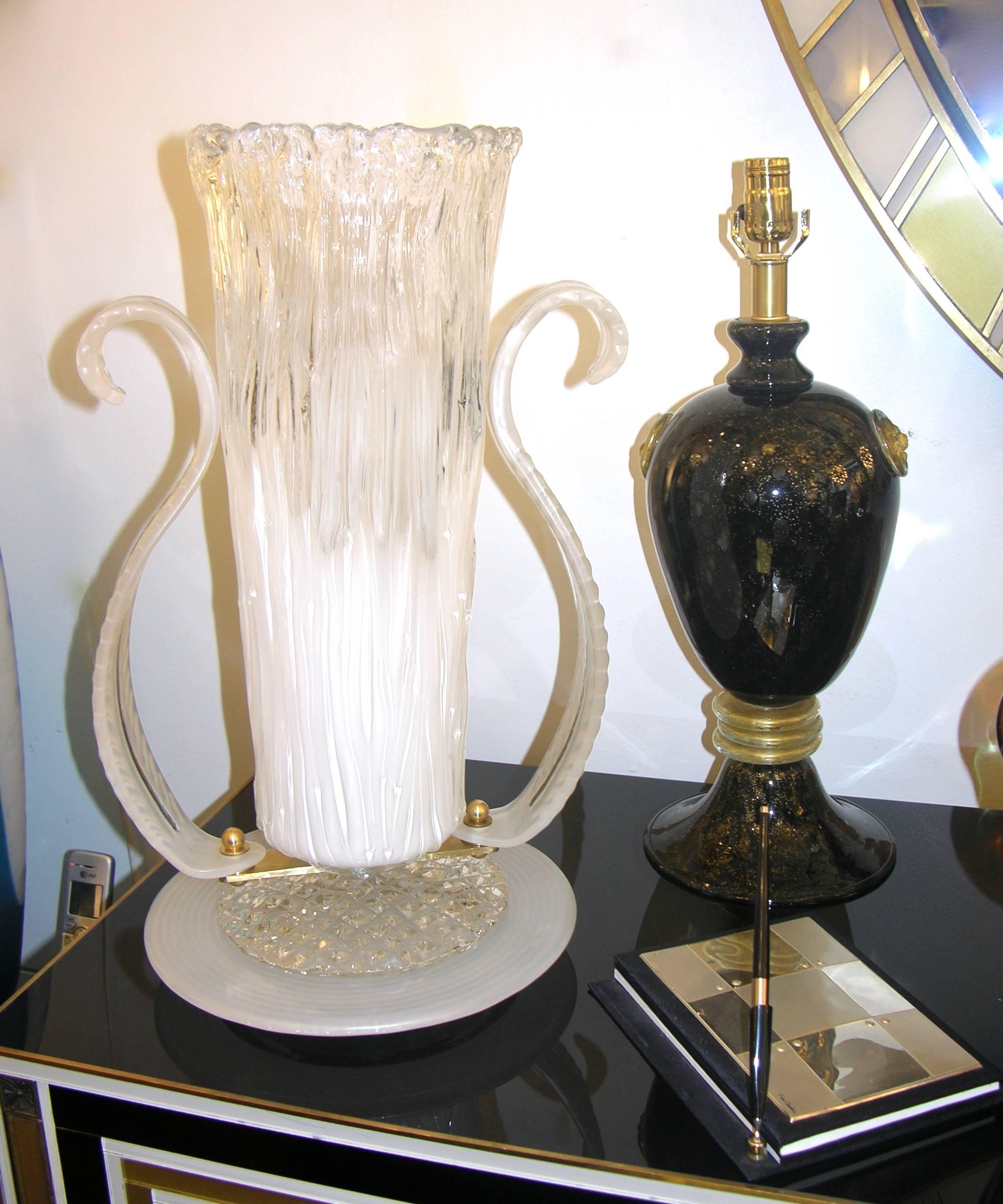 Italian 1980s Art Deco Design Pair of White and Clear Murano Glass Lamps 4