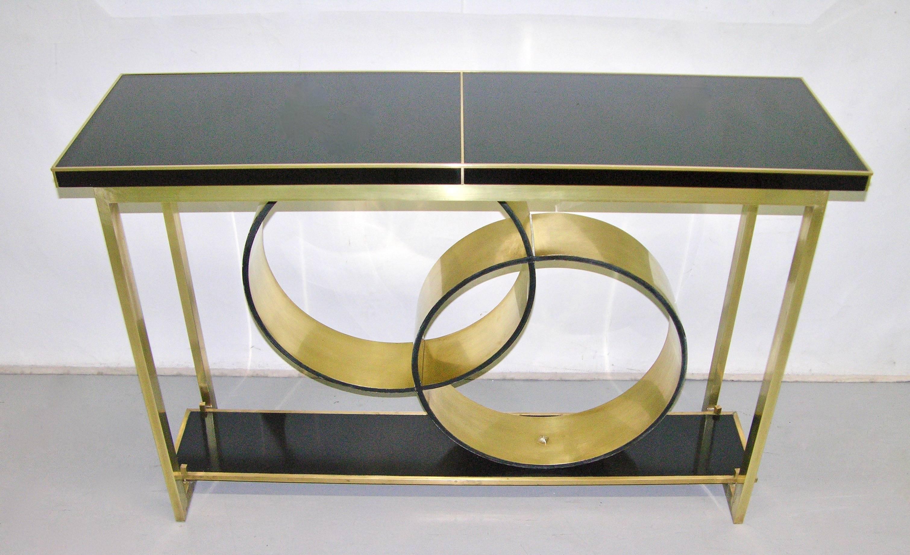 1970s Italian Modern Brass and Black Central Console In Excellent Condition In New York, NY