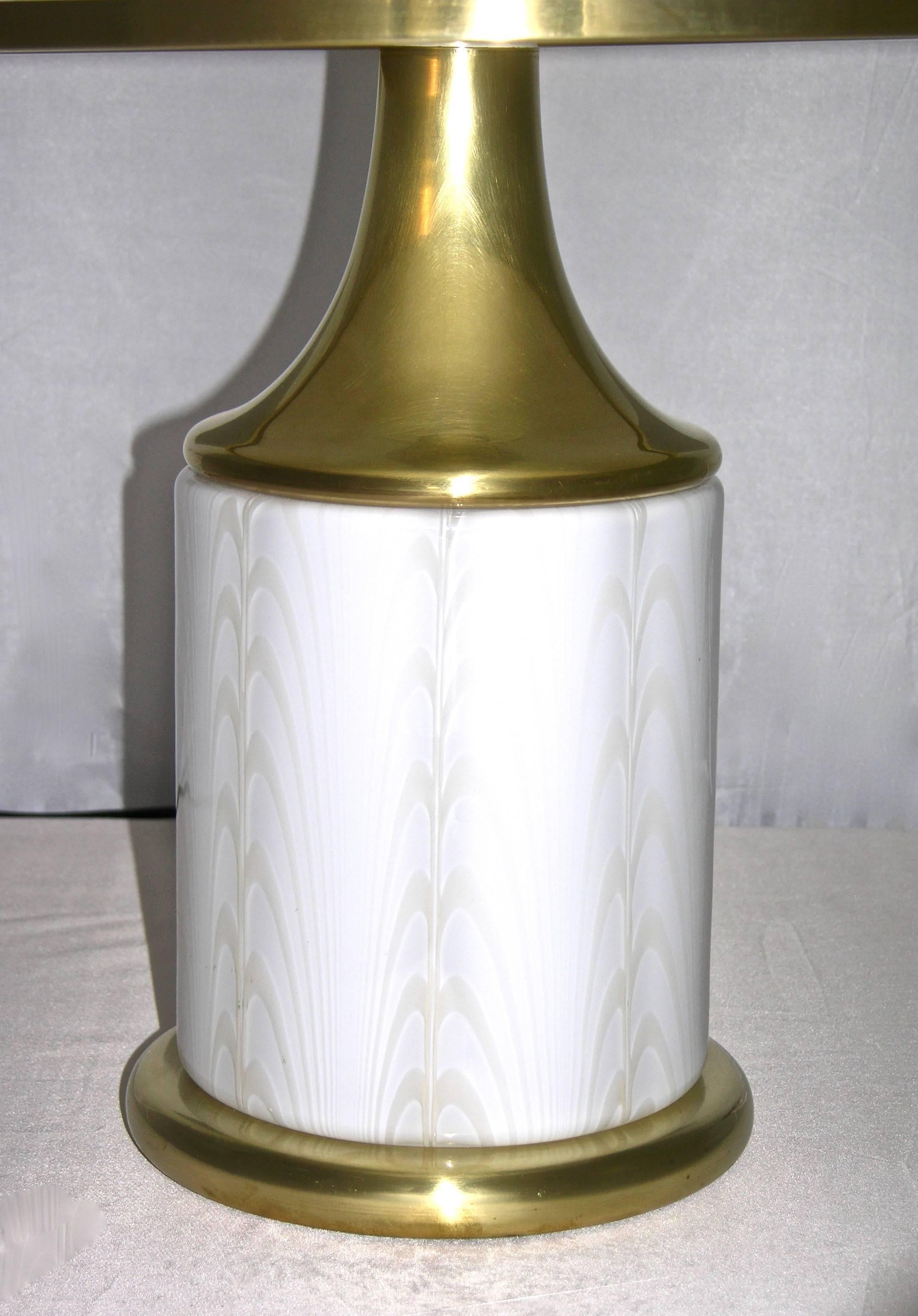 Hand-Crafted 1970s Fabbian by Mazzega Double Lit White and Gold Glass Round Table Lamp