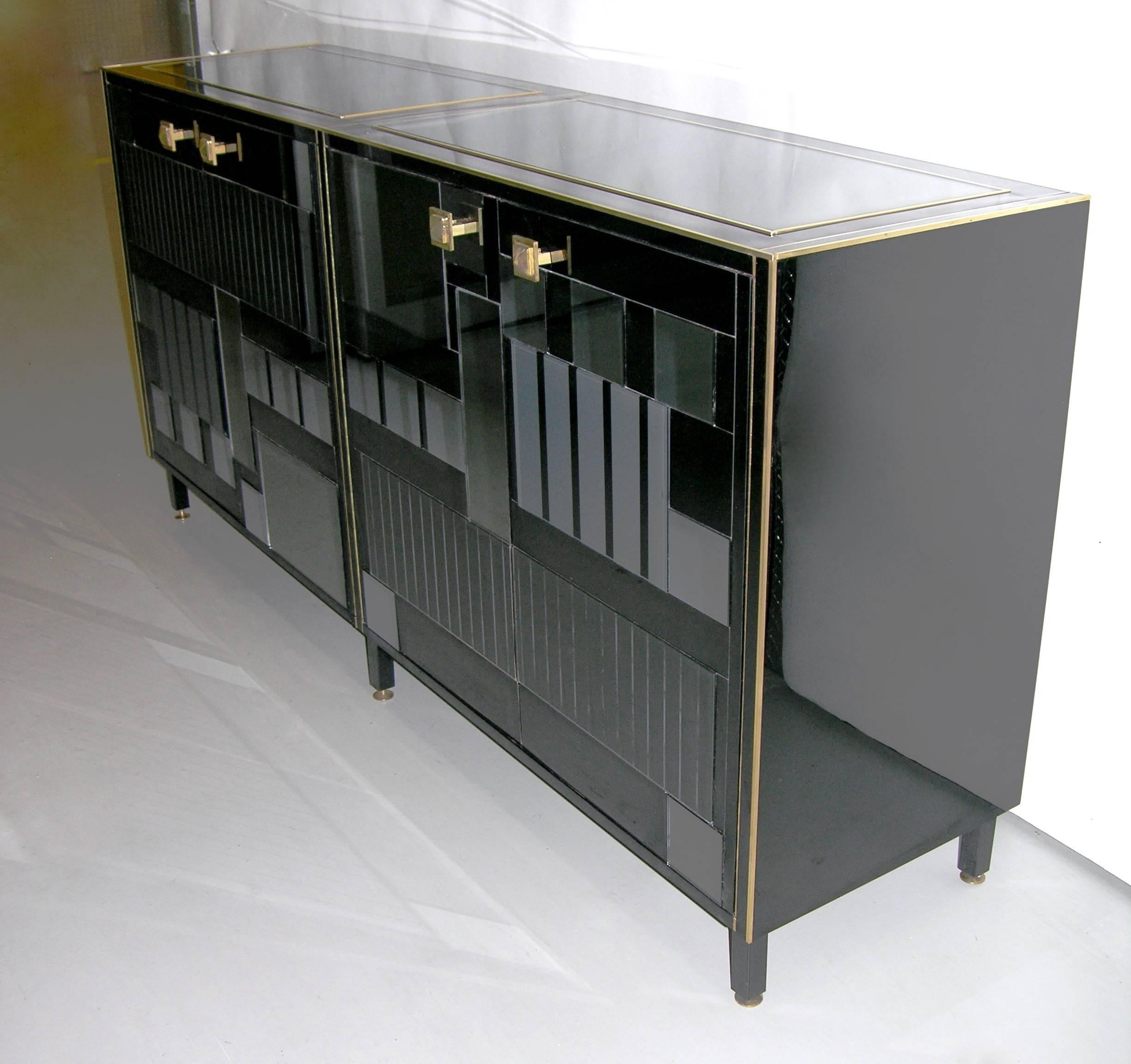1970s Unique Italian Black and Mirrored Modern Credenza/Sideboard In Excellent Condition In New York, NY