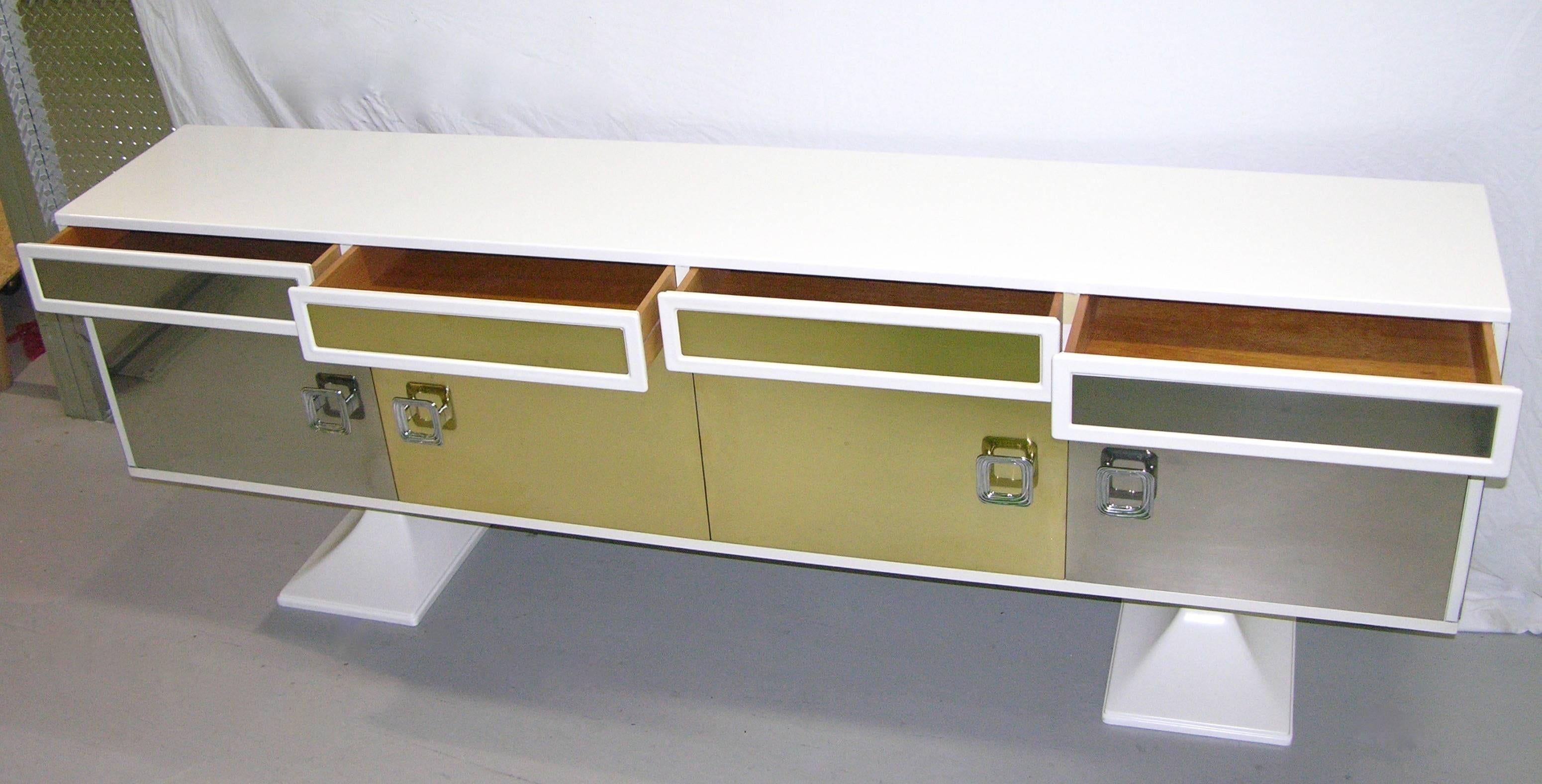 Late 20th Century Sandro Petti 1970s Italian Modern Chrome and Brass White Lacquered Credenza