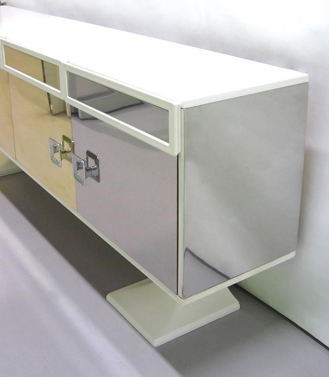 Mid-Century Modern Sandro Petti 1970s Italian Modern Chrome and Brass White Lacquered Credenza For Sale