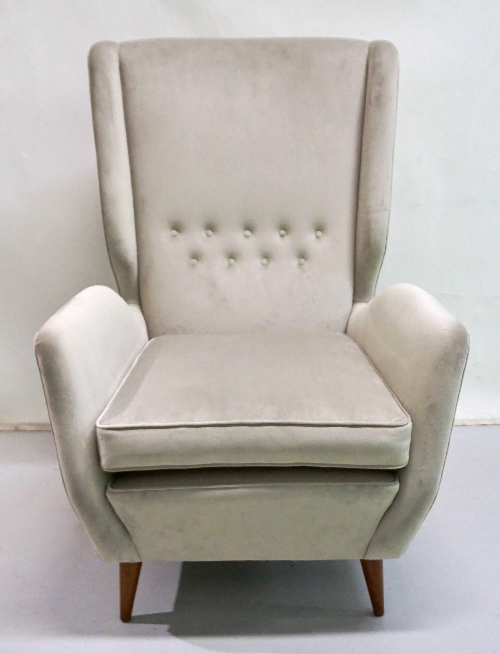 Mid-Century Modern Gio Ponti Certified 1940s Italian Pair of High Back Armchairs in Gray Velvet