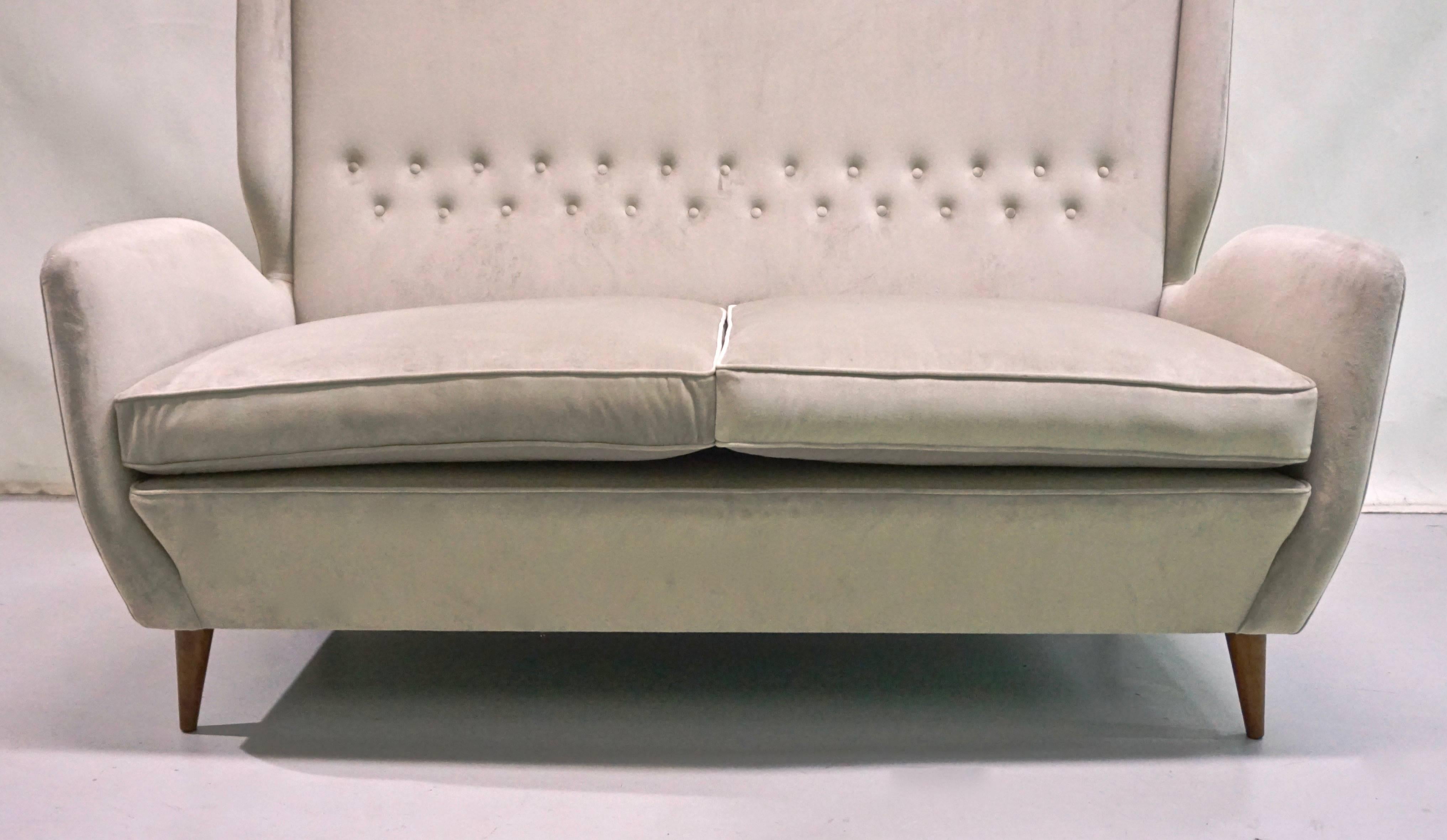Mid-20th Century Gio Ponti Certified 1940s Vintage Italian High Back Sofa in Light Gray Velvet