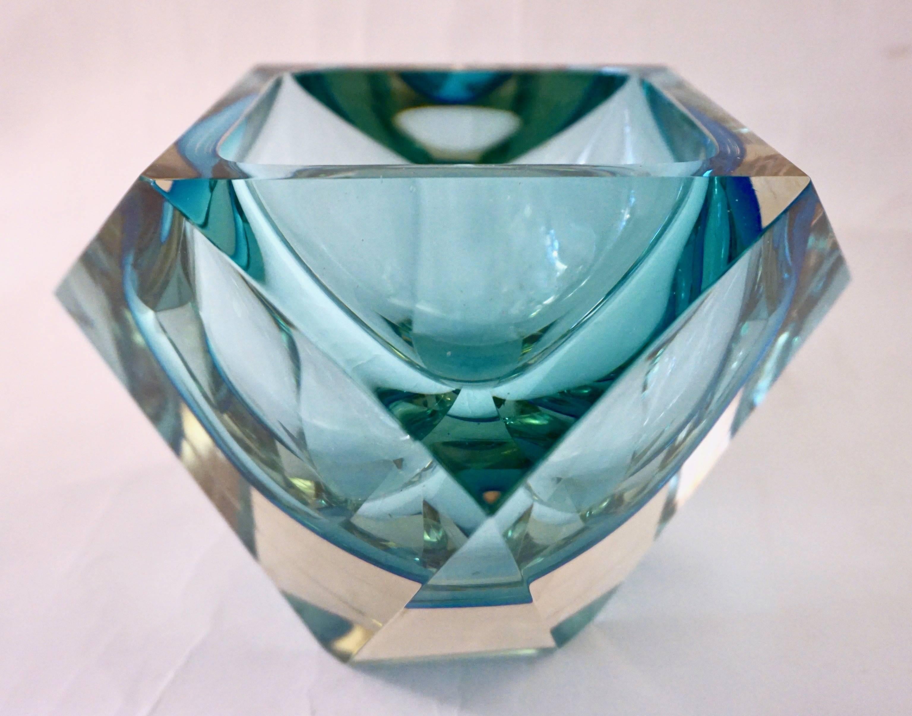 Mid-20th Century Seguso 1950s Vintage Italian Aqua Blue Diamond Cut Modern Bowl/Centerpiece