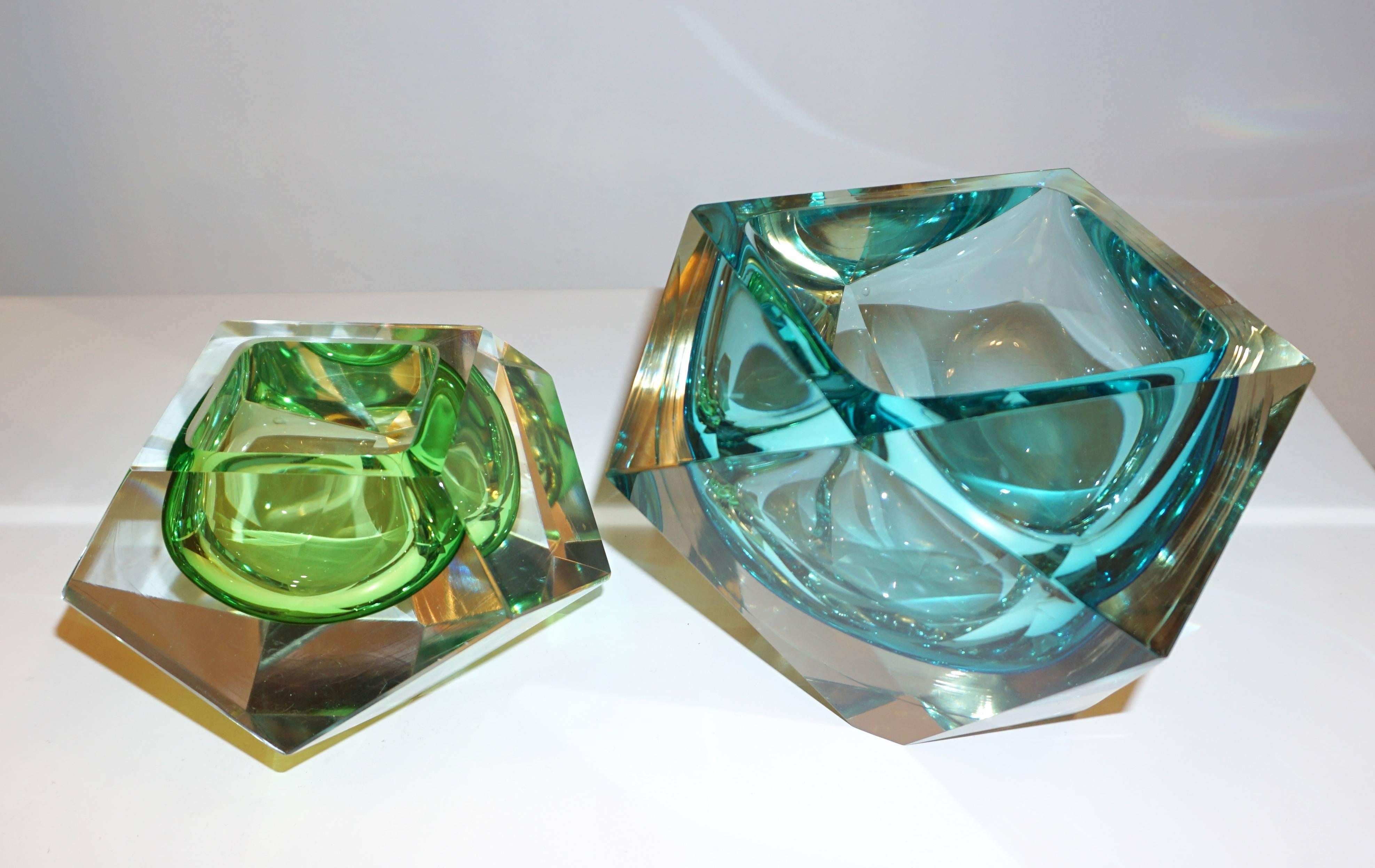 Mid-20th Century Seguso 1950s Vintage Italian Lime Green Diamond Cut Modern Bowl / Centerpiece