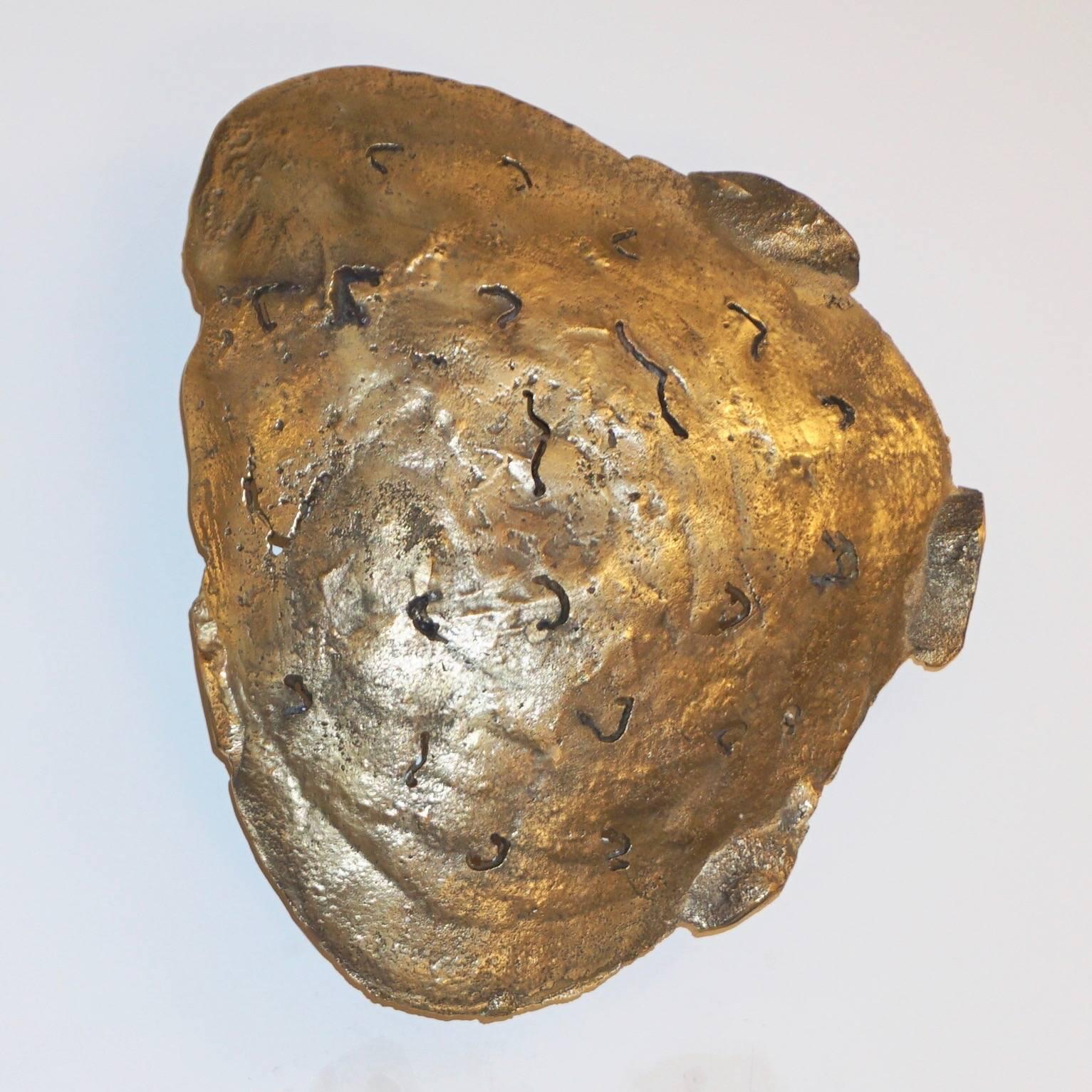 Pareja de Apliques de Escultura Brutalista de Bronce Fundido de Diseño Italiano Contemporáneo Latón en venta