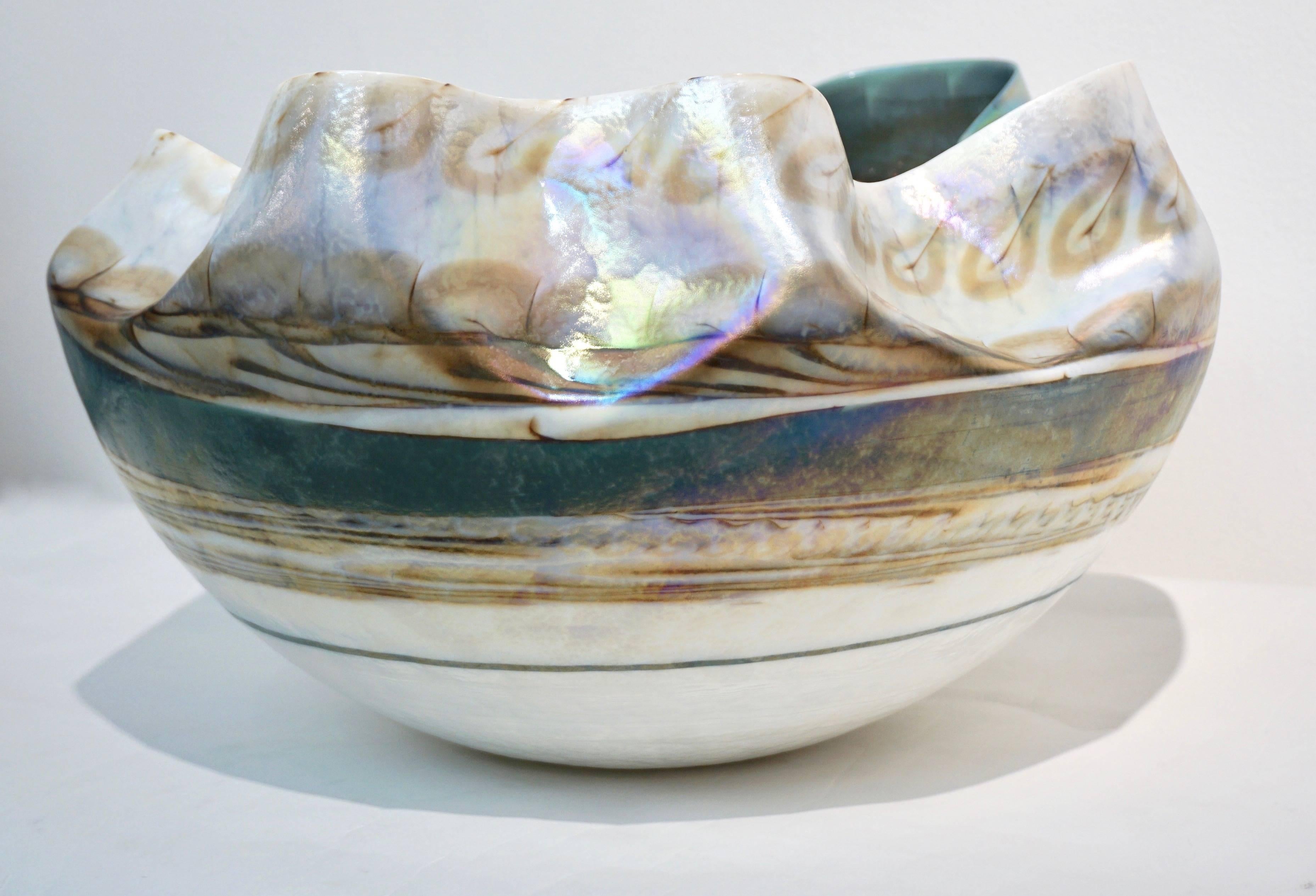 Hand-Crafted 1990s Italian Blue and Mother-of-Pearl White Murano Glass Iridescent Shell Bowl