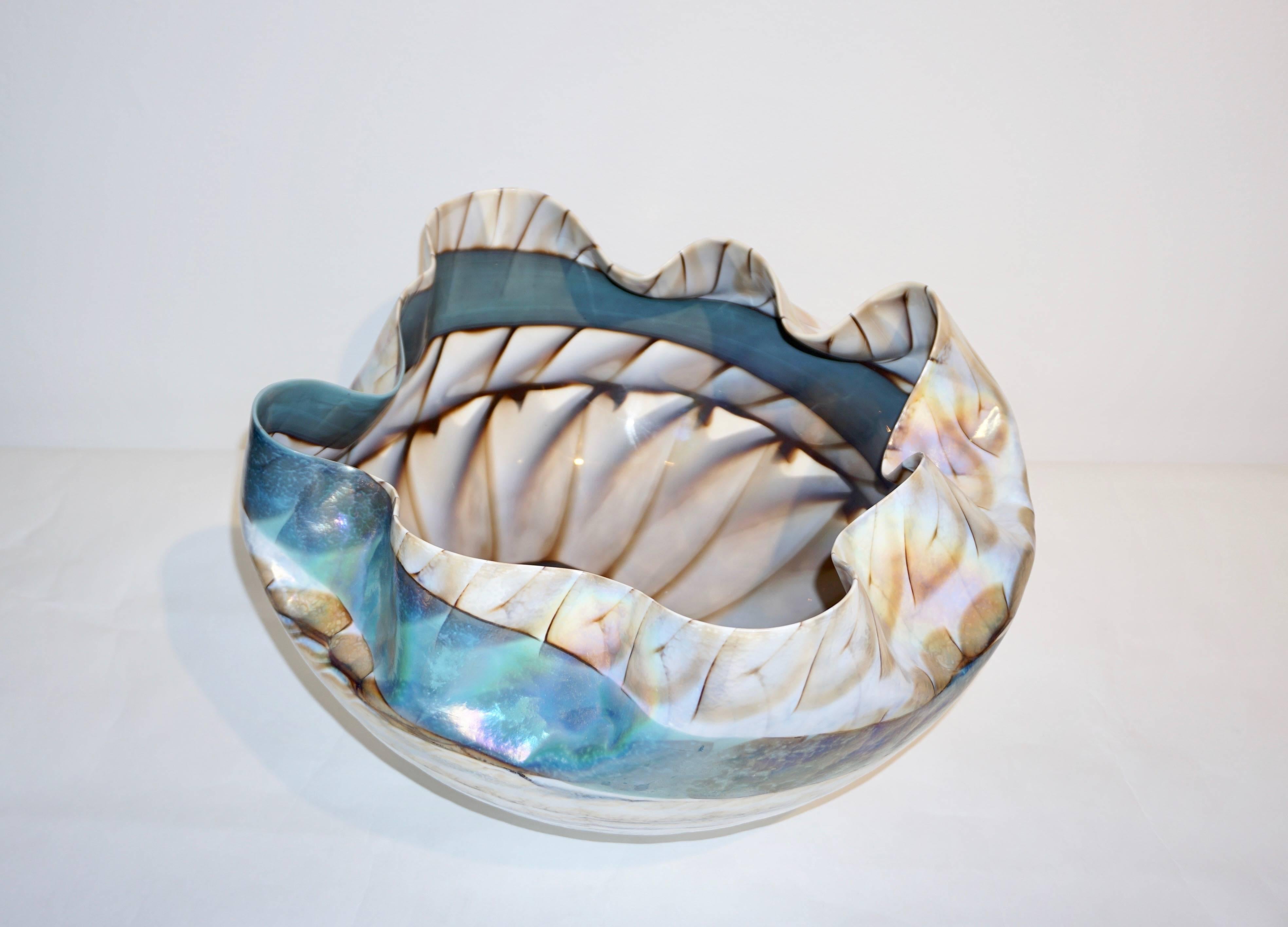 1990s Italian Blue and Mother-of-Pearl White Murano Glass Iridescent Shell Bowl In Excellent Condition In New York, NY
