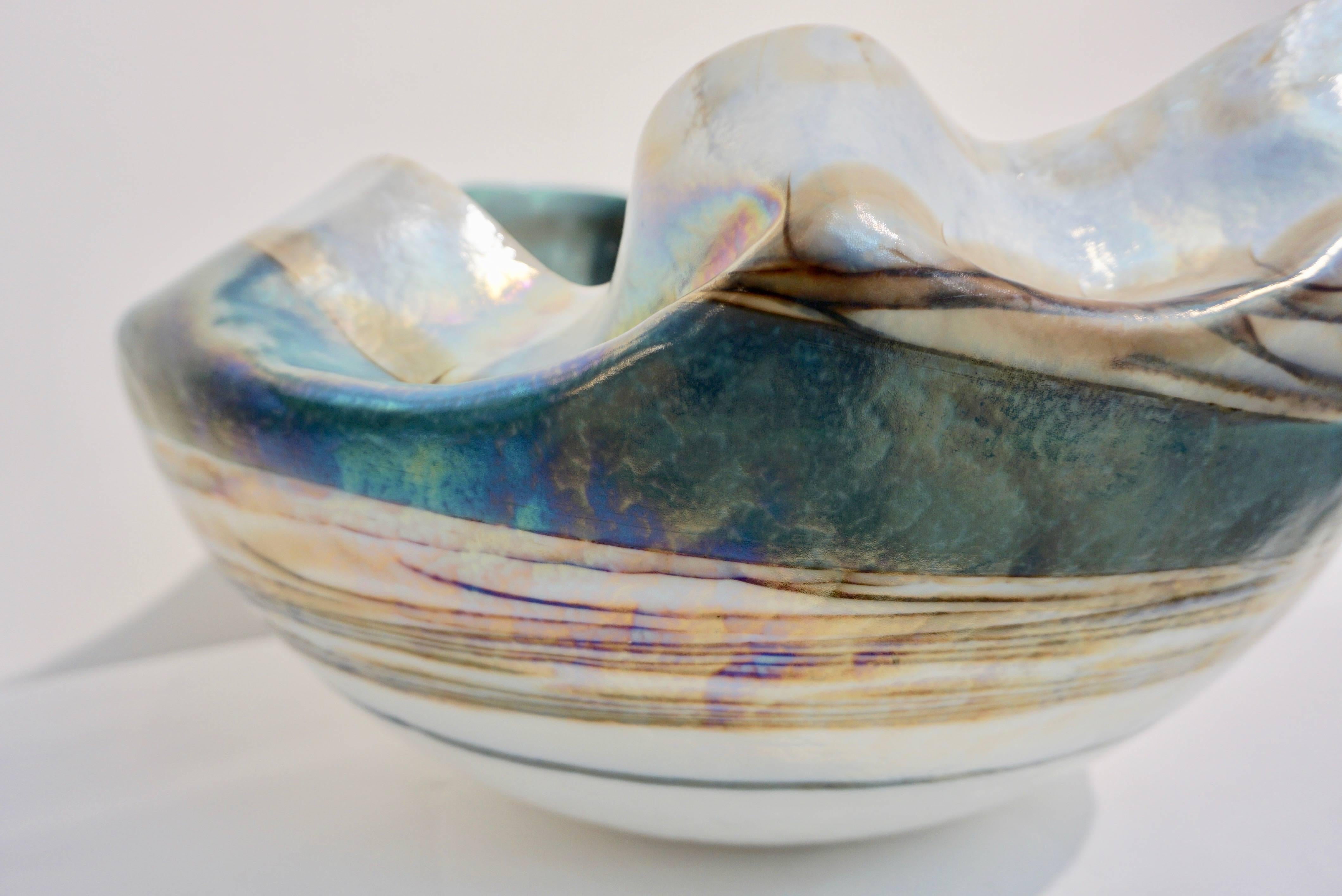Organic Modern 1990s Italian Blue and Mother-of-Pearl White Murano Glass Iridescent Shell Bowl