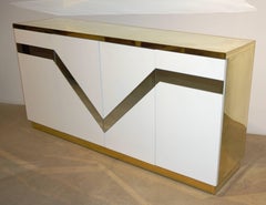 Sandro Petti 1970s Italian Modern Mirror and Brass White Lacquered Credenza