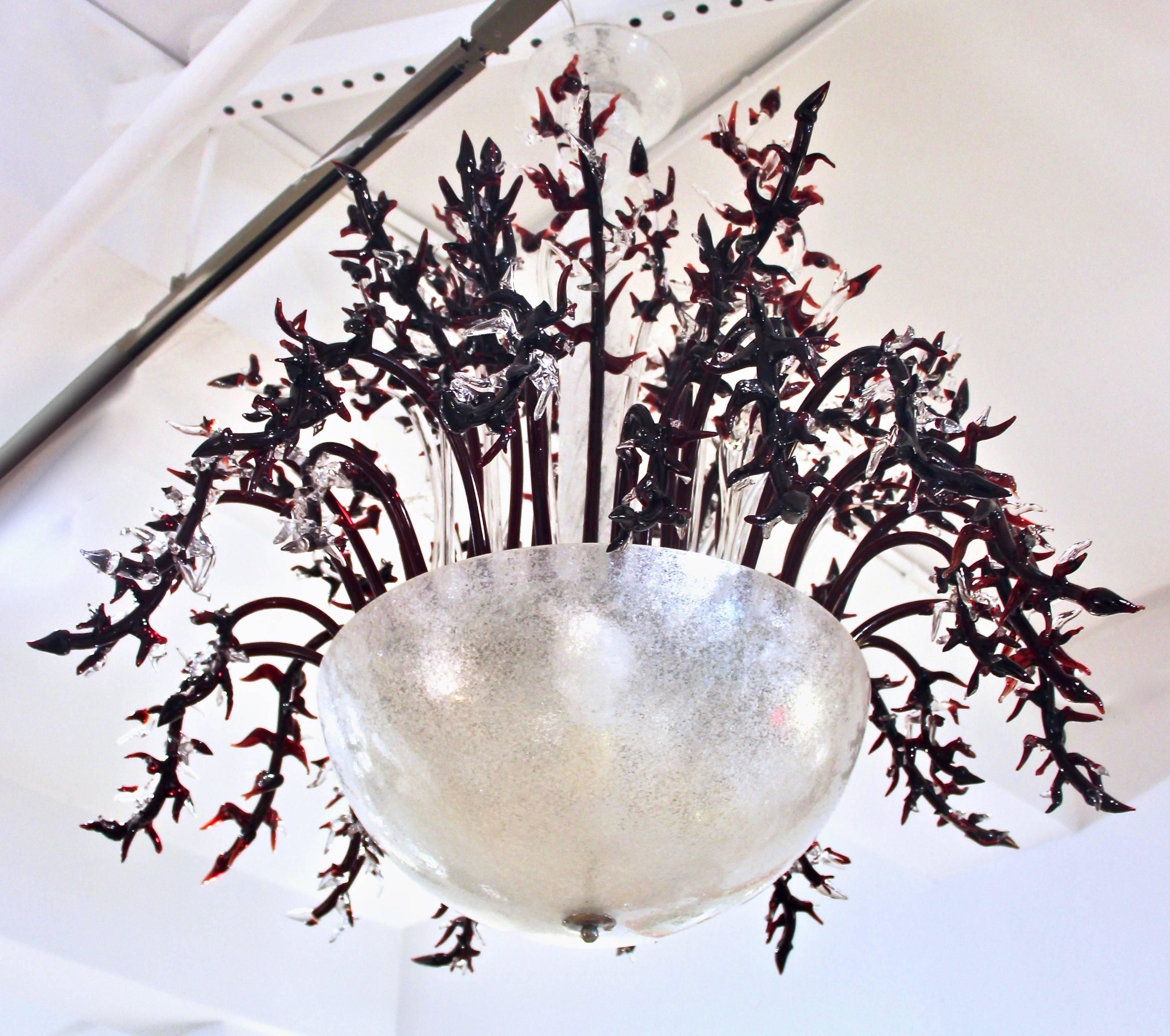 1980s Modern Italian White Murano Glass Chandelier with Organic Coral like Decor For Sale 1