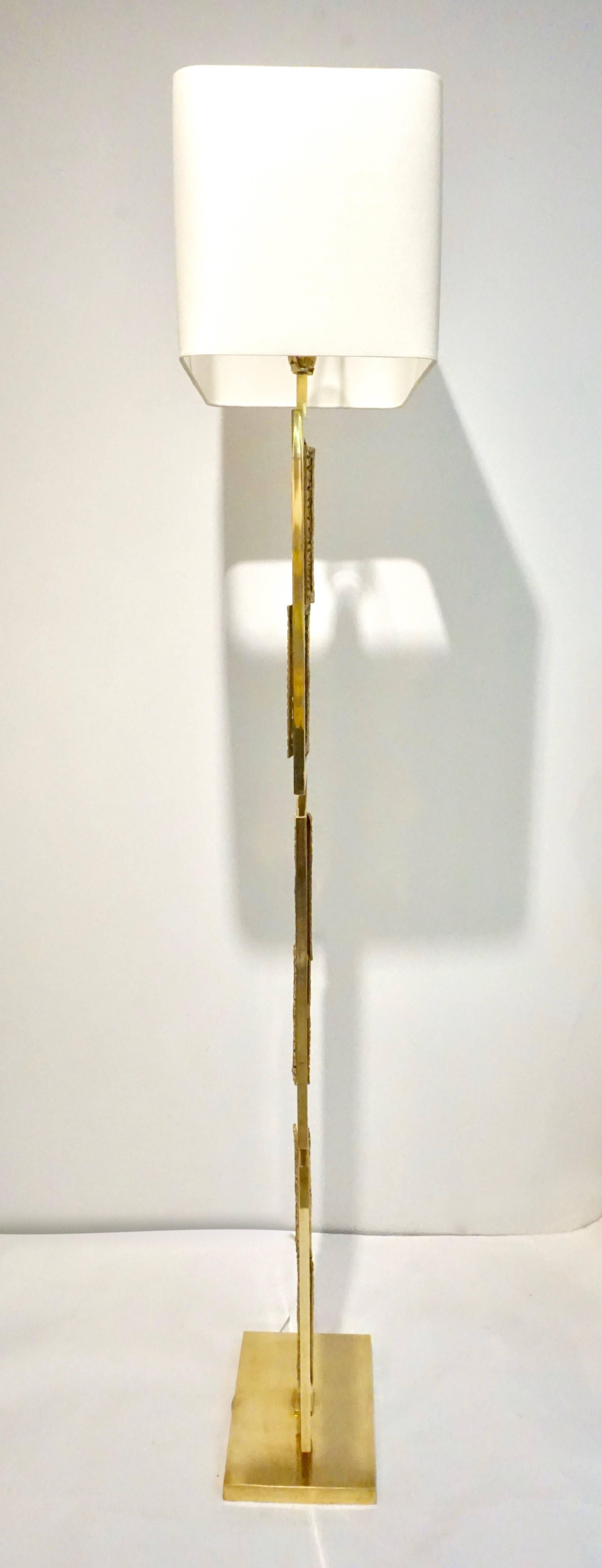 Hammered Italian Design Contemporary Cast Bronze and Gold Brass Rectangular Floor Lamp For Sale