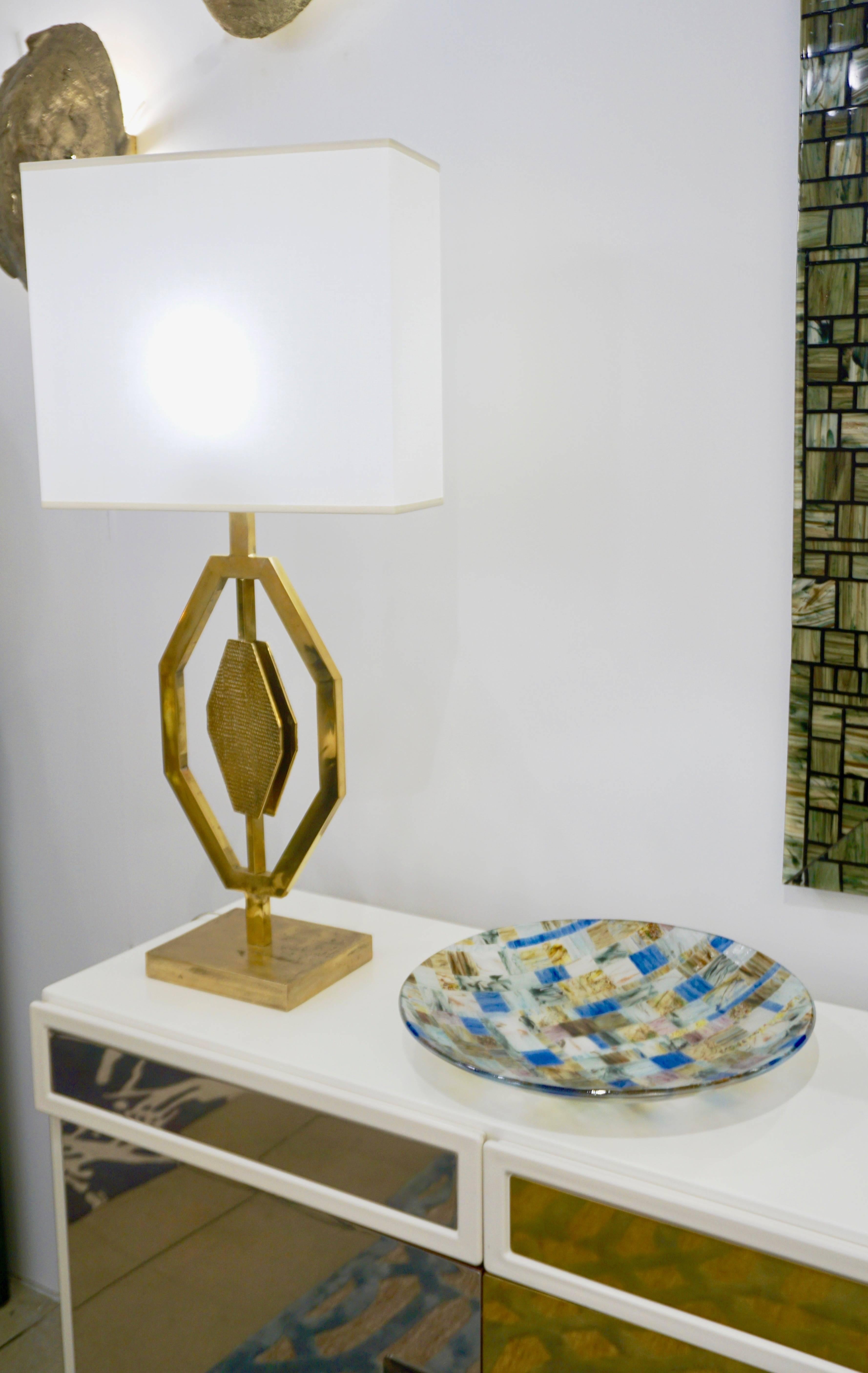 Centre de table italien contemporain en mosaïque de verre d'art de Murano bleu, rose, jaune et cuivre en vente 1