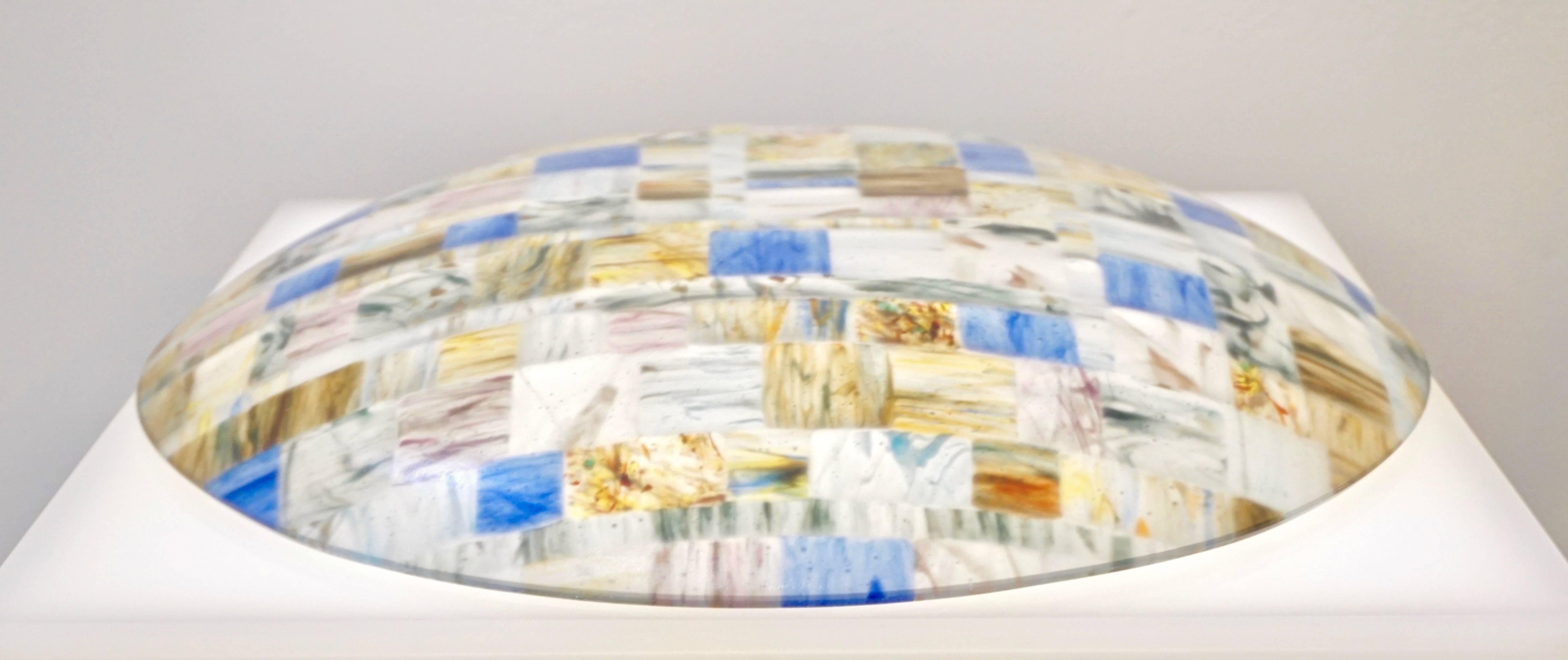 Centre de table italien contemporain en mosaïque de verre d'art de Murano bleu, rose, jaune et cuivre en vente 2