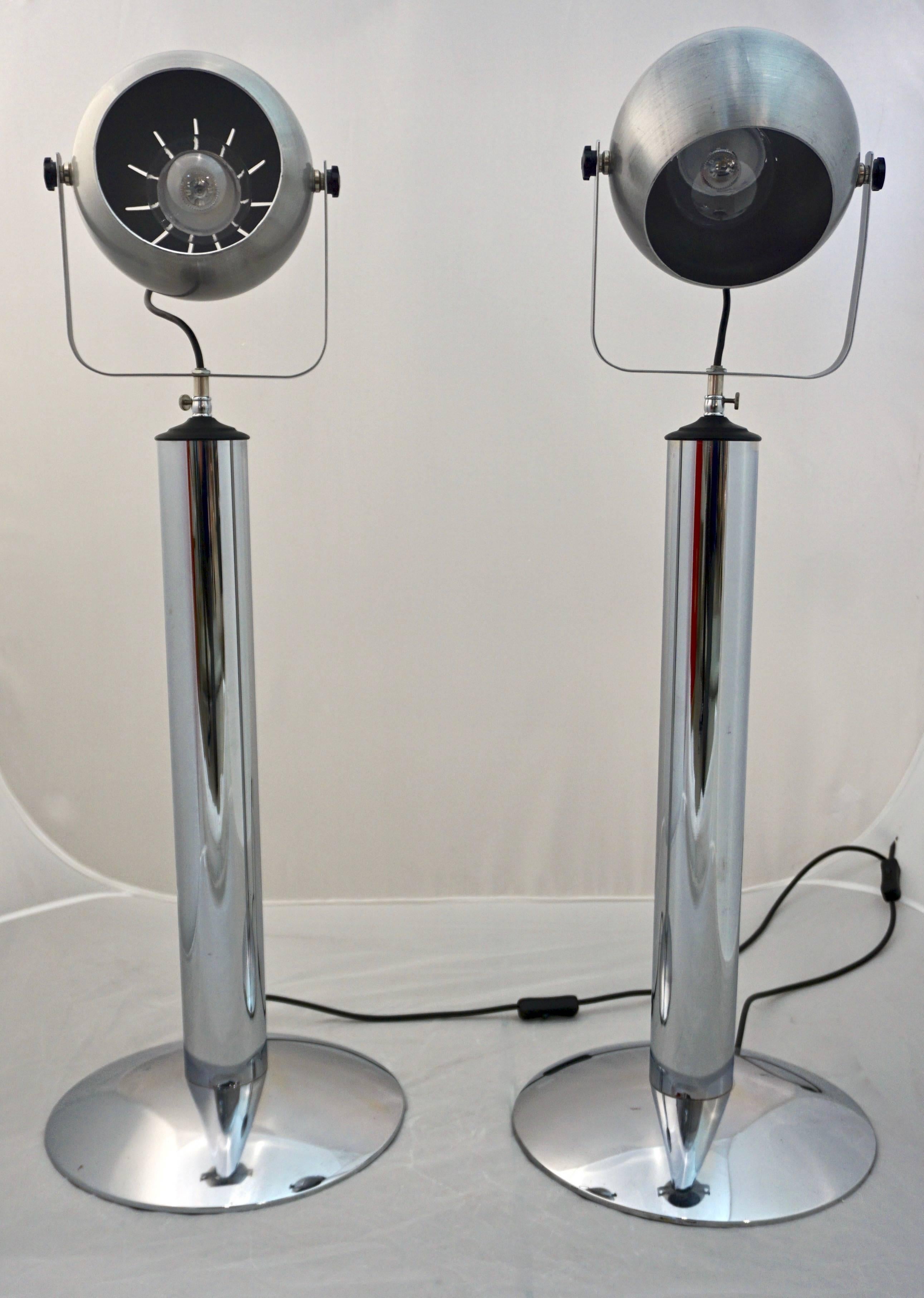 Mid-20th Century Italian 1960 Vintage Adjustable Nickel Globe Spotlight Table Lamps on Round Base