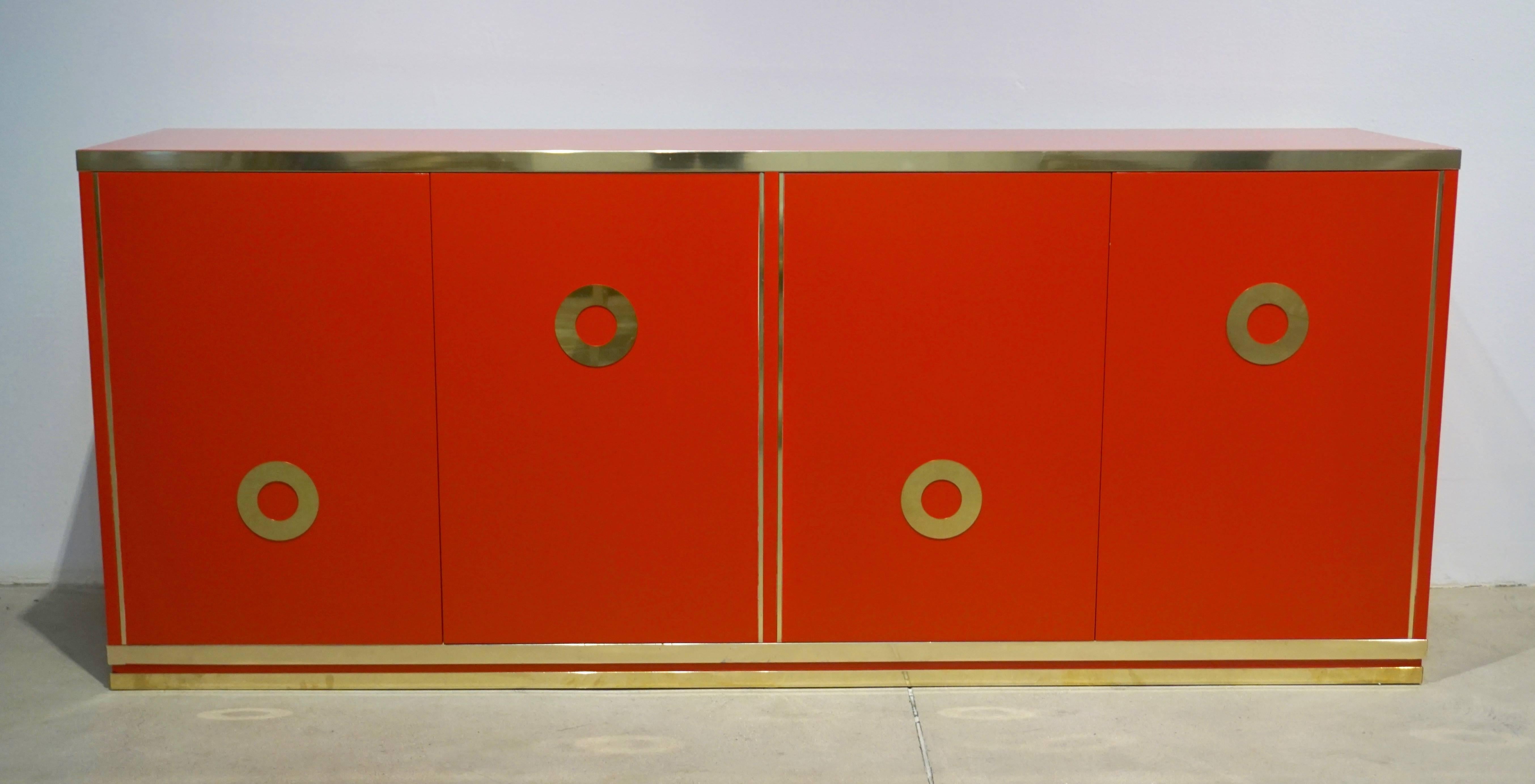 Italian 1970s Chinese Red Lacquered and Brass Asian Style Sideboard / Credenza 1