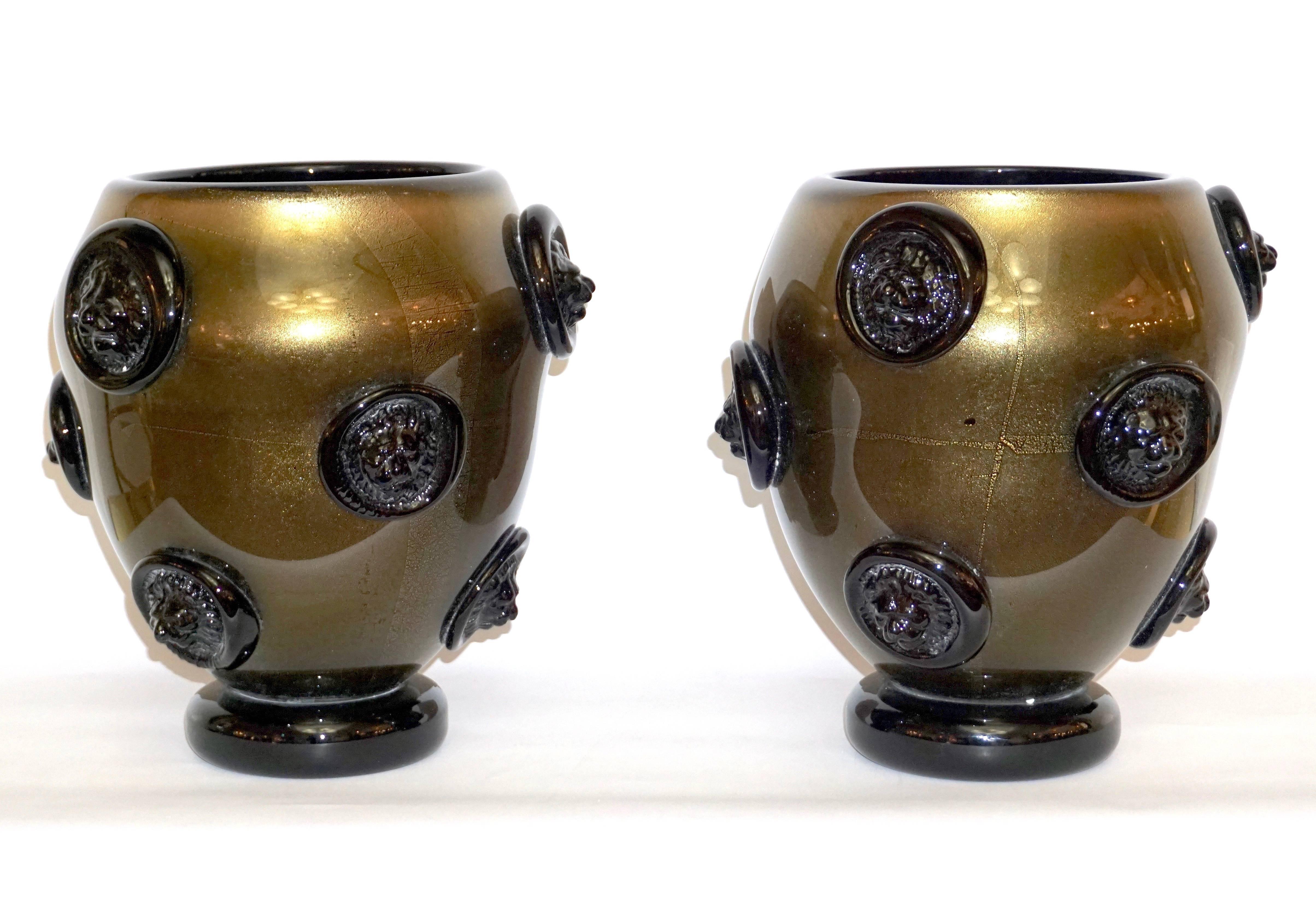Cenedese 1980s Pair of Black and Pure Gold Murano Glass Vases with Lion Heads 2