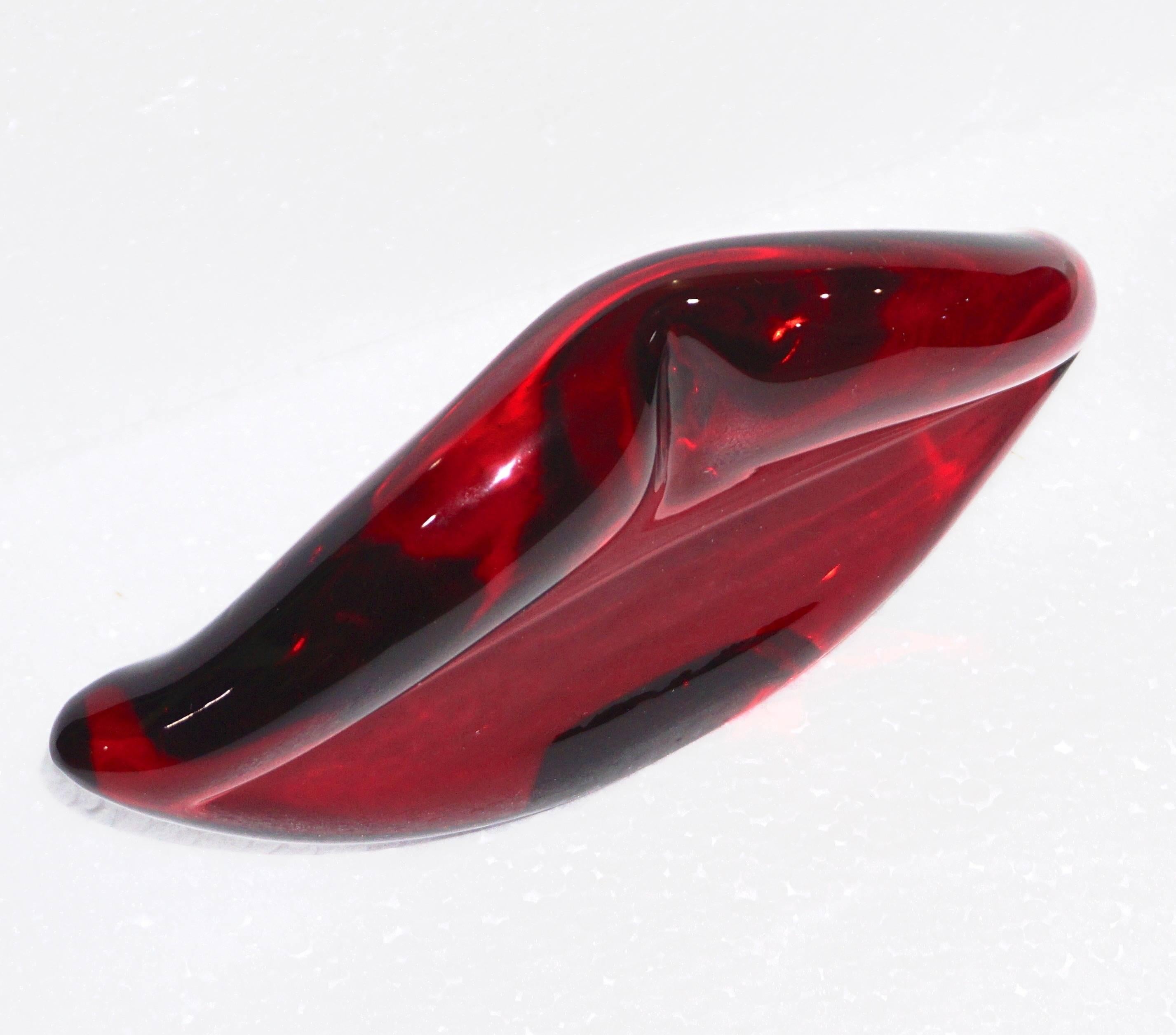 Modern Contemporary Italian Fun Blown Murano Glass Red Lips Decorative Art Sculpture