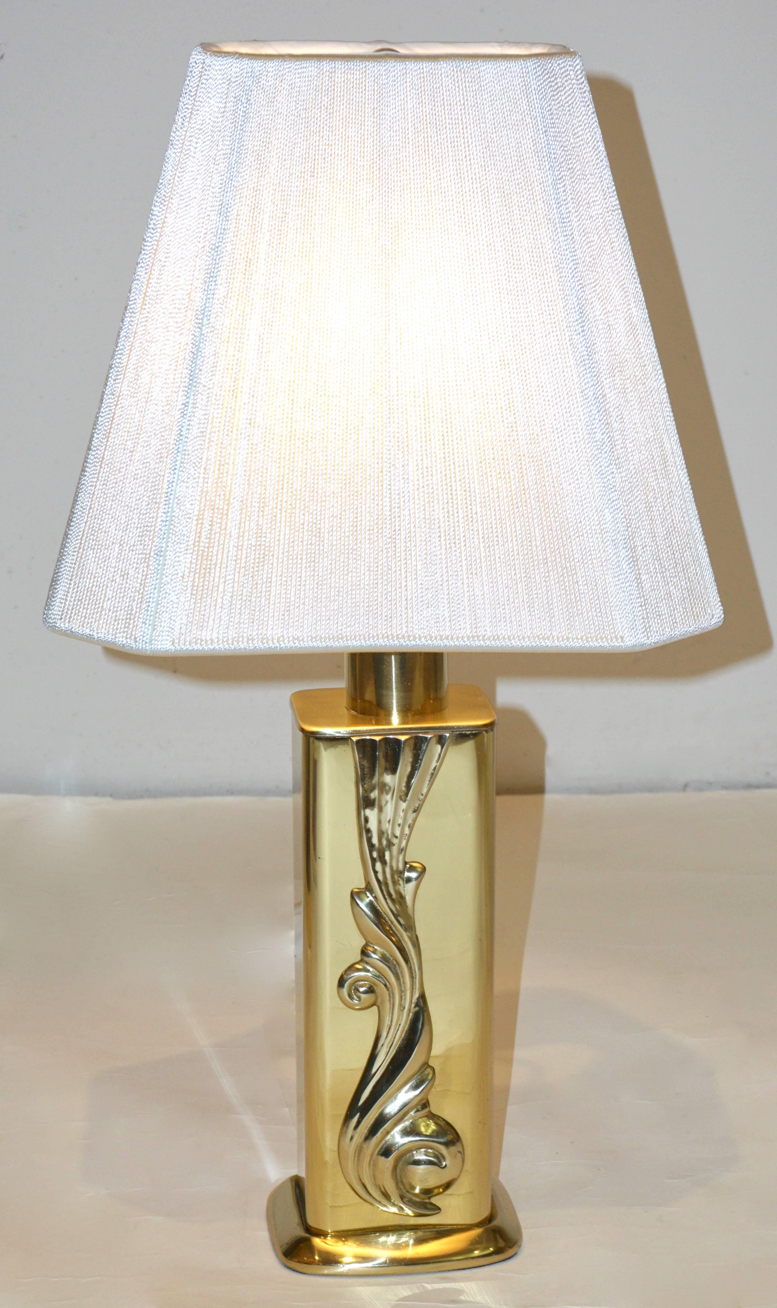 Mid-20th Century Lipparini 1960s Italian Vintage Pair of Gold Brass Lamps with White Silk Shades