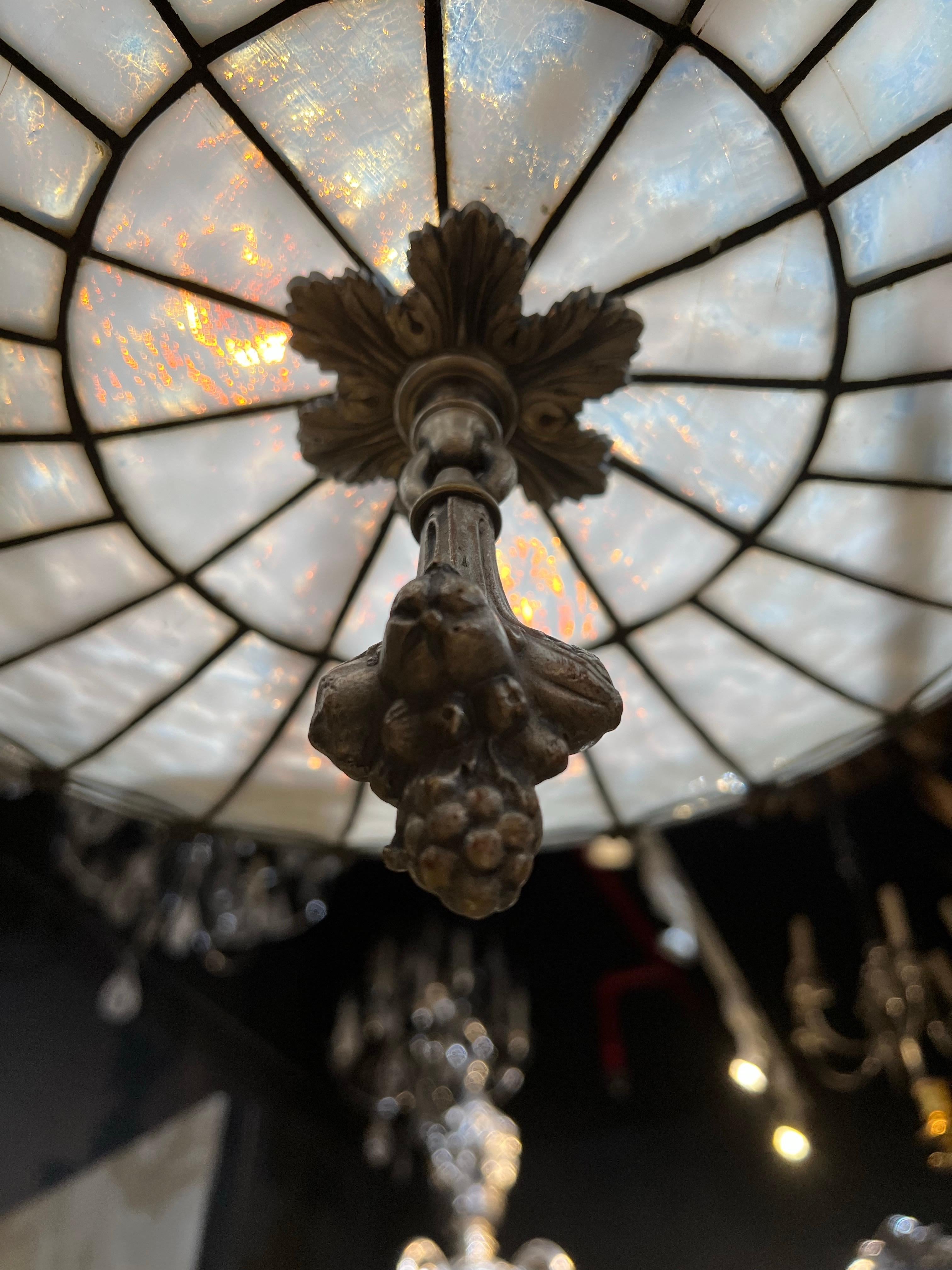 Lampadario Caldwell del 1900 in vetro piombato e bronzo placcato in argento in vendita 1