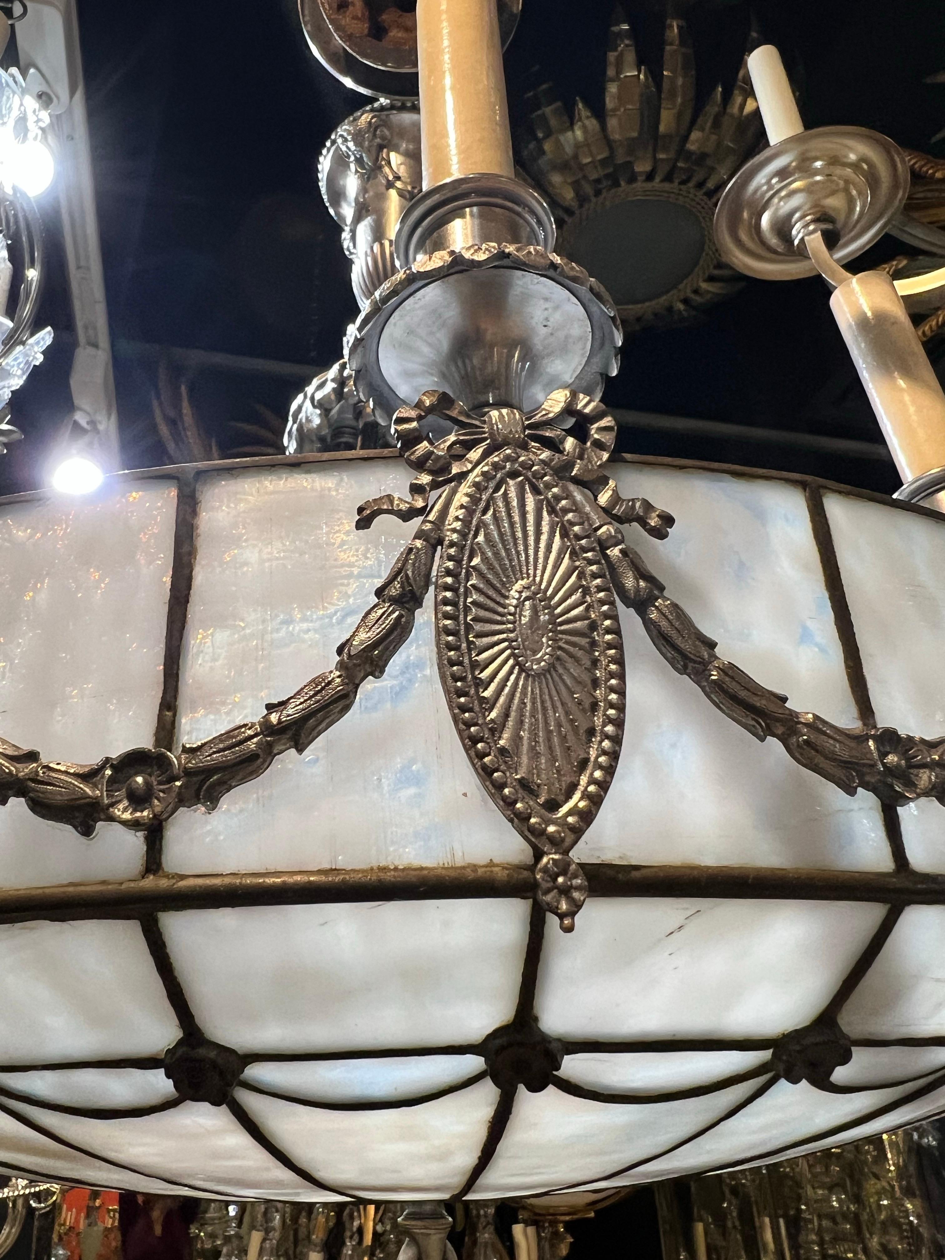 Lampadario Caldwell del 1900 in vetro piombato e bronzo placcato in argento in vendita 2