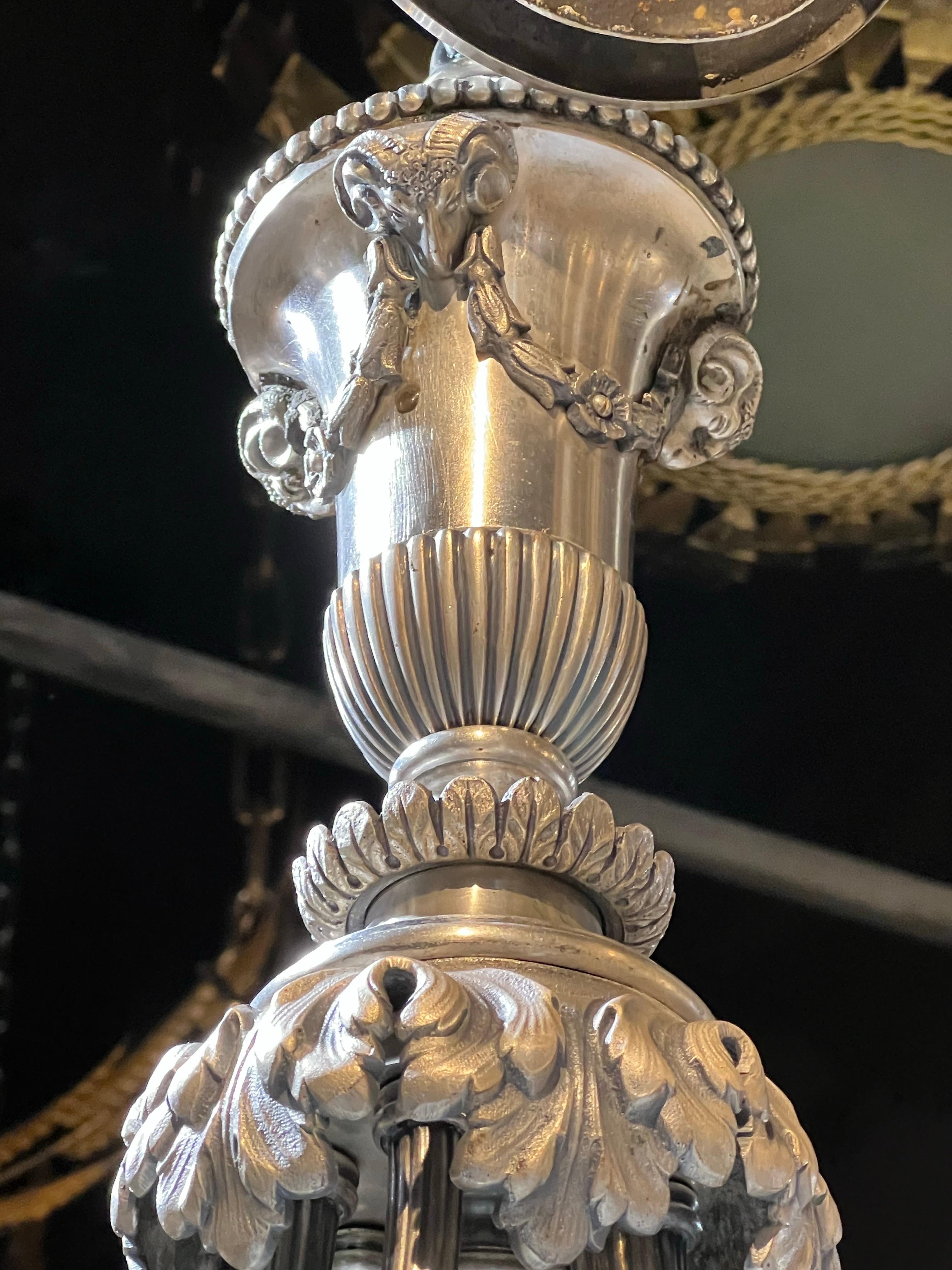 Lampadario Caldwell del 1900 in vetro piombato e bronzo placcato in argento in vendita 3